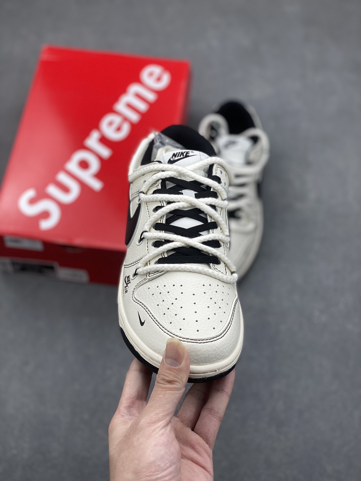 Nike SB Dunk Low Supreme Collab Sneakers Cream/Black, Casual Skate Shoes 2 i1731517947 6507 4
