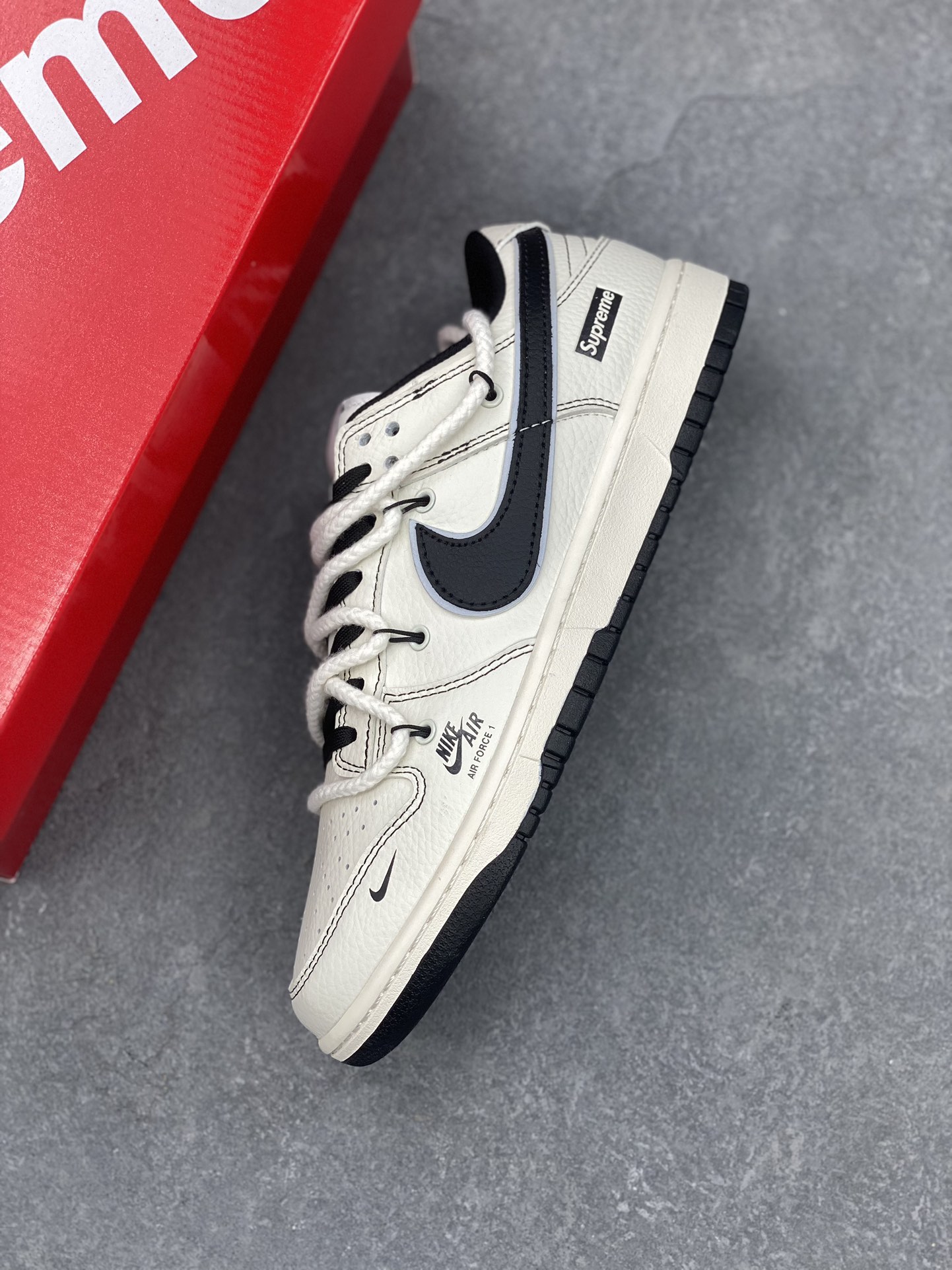Nike SB Dunk Low Supreme Collab Sneakers Cream/Black, Casual Skate Shoes 7 i1731517947 6602 0