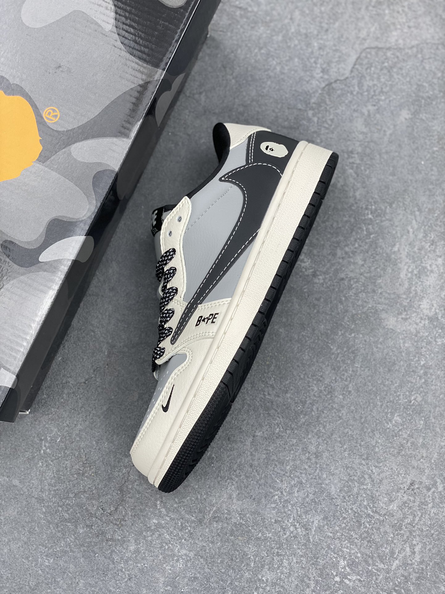 Travis Scott x Fragment Design x Air Jordan 1 Low OG SP Bape Collaboration 8 i1731603288 3019 2