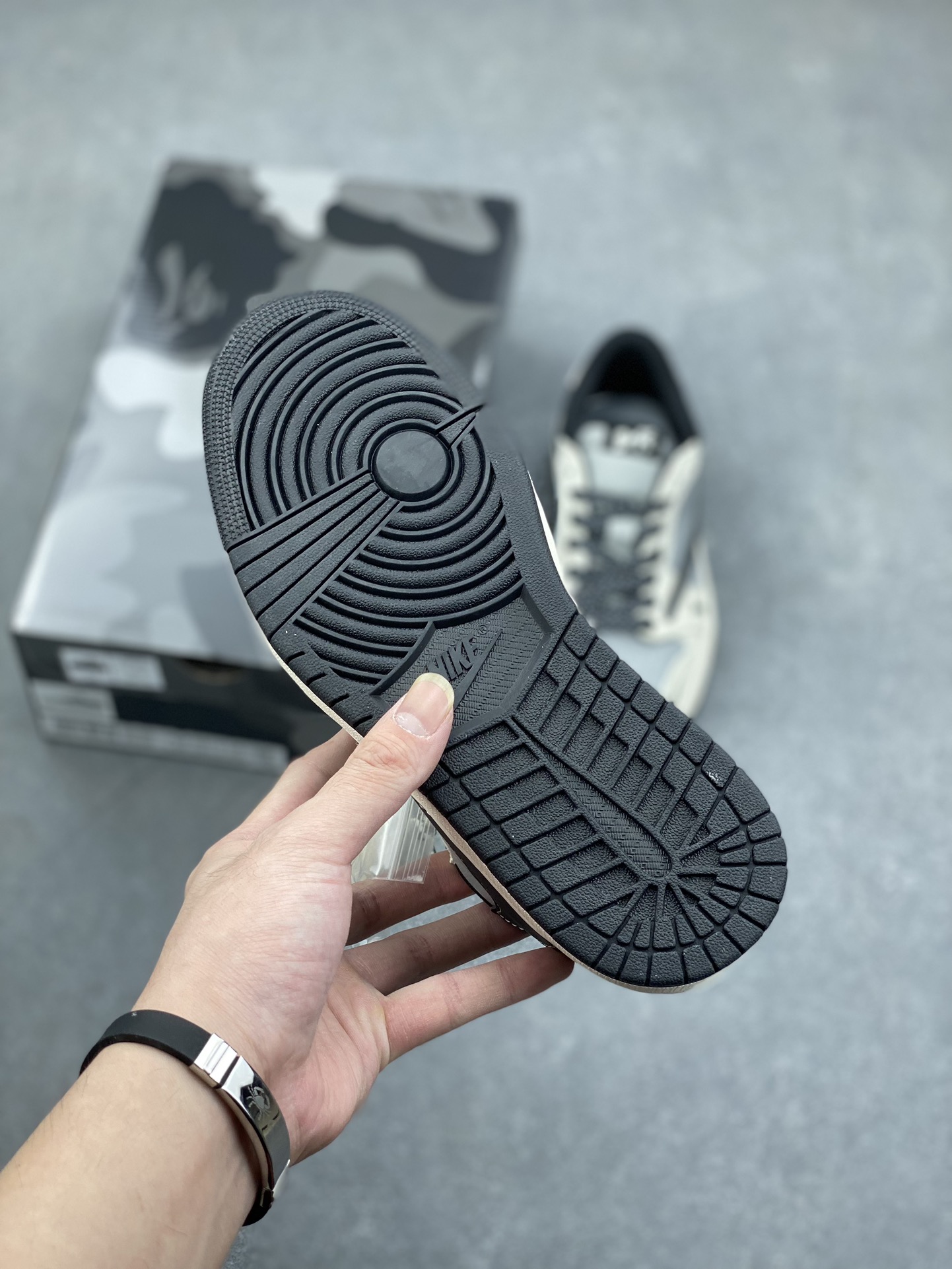 Travis Scott x Fragment Design x Air Jordan 1 Low OG SP Bape Collaboration 7 i1731603289 967 8