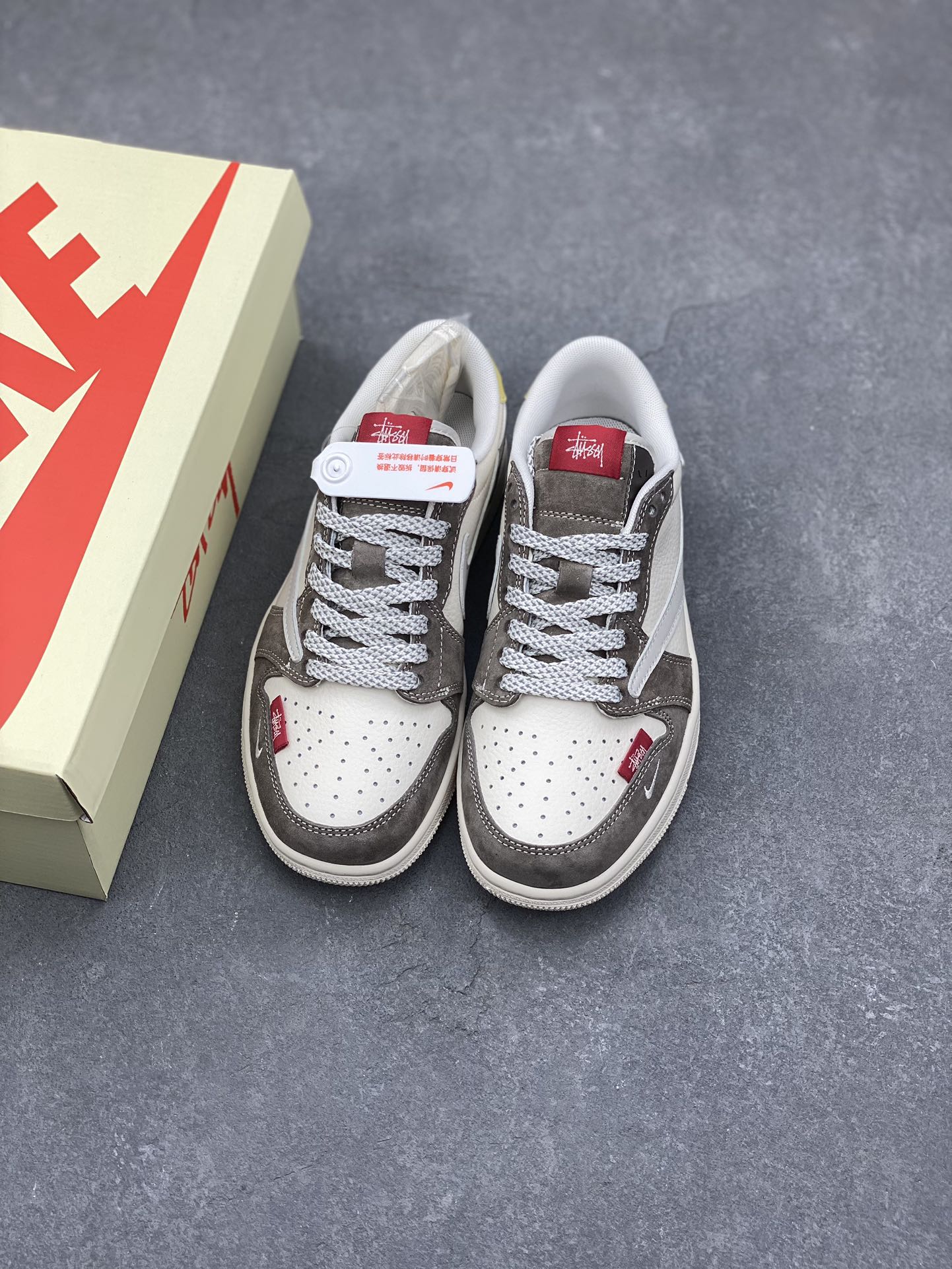 Travis Scott x Fragment Design x Jordan 1 Low Stussy Collab Sneakers 8 i1731603335 2371 0