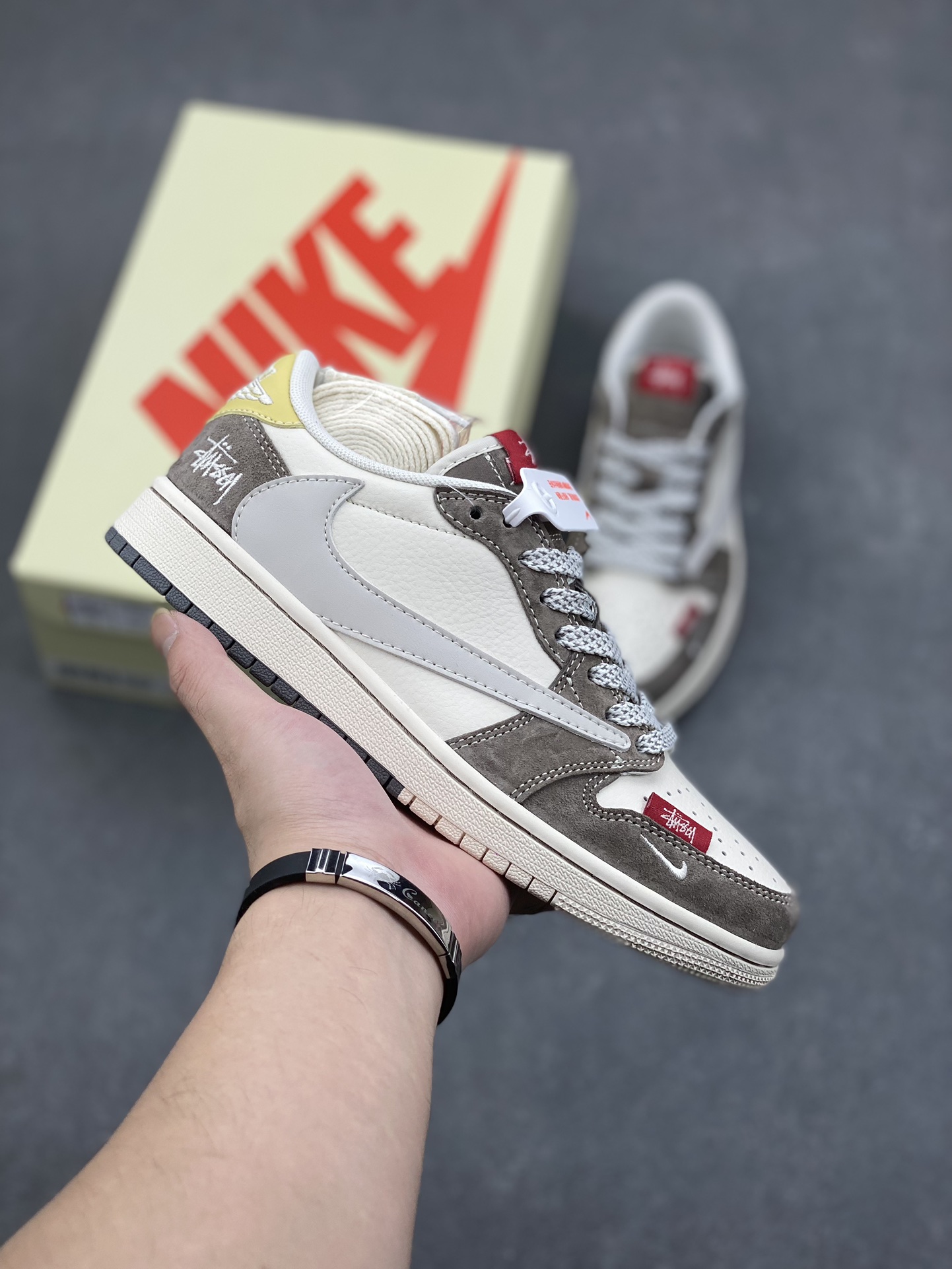 Travis Scott x Fragment Design x Jordan 1 Low Stussy Collab Sneakers 1 i1731603336 388 7