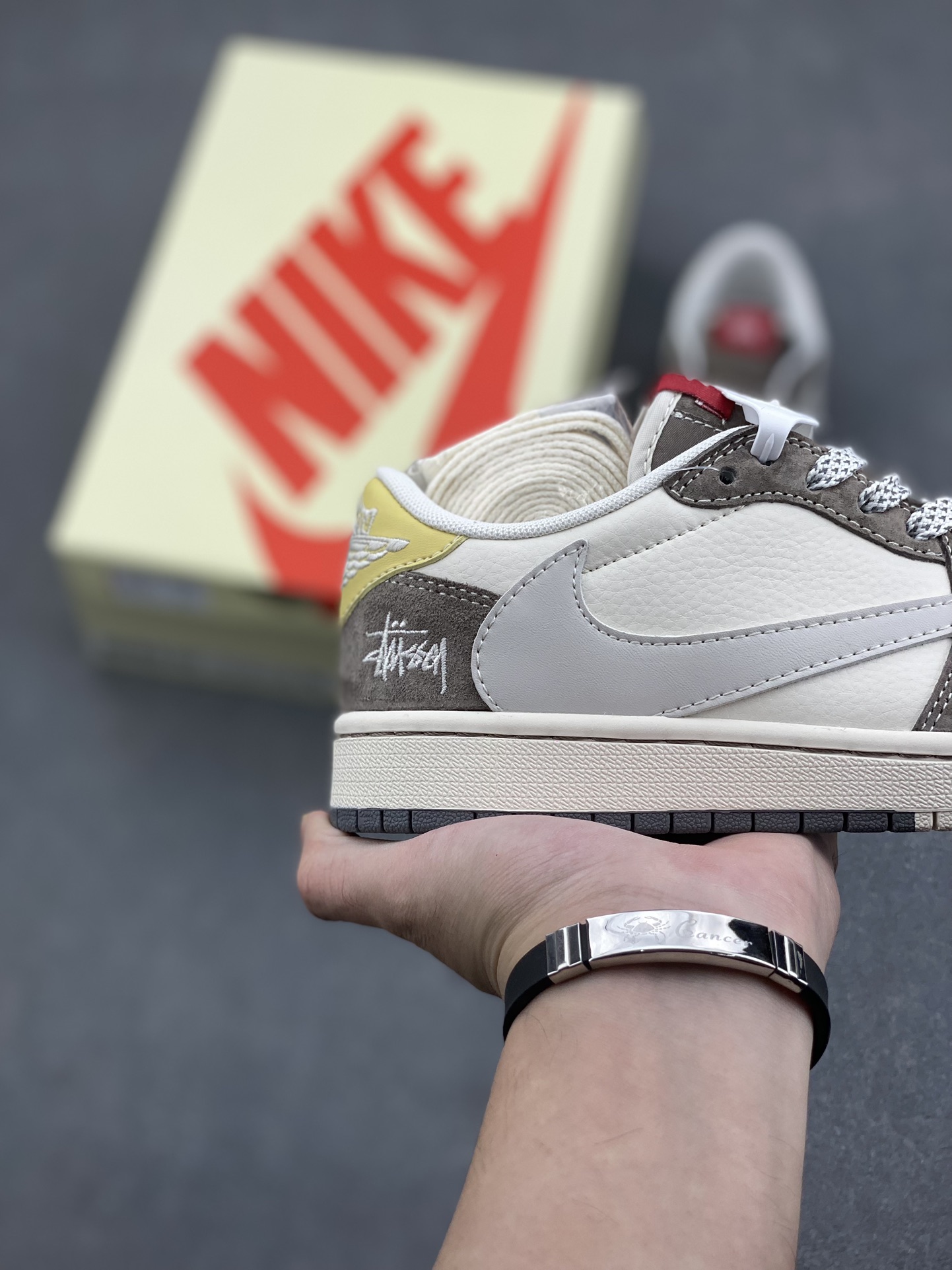 Travis Scott x Fragment Design x Jordan 1 Low Stussy Collab Sneakers 5 i1731603336 4383 6