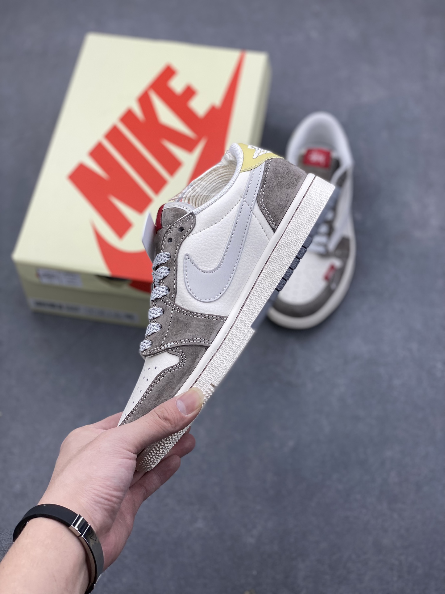 Travis Scott x Fragment Design x Jordan 1 Low Stussy Collab Sneakers 3 i1731603336 6578 2