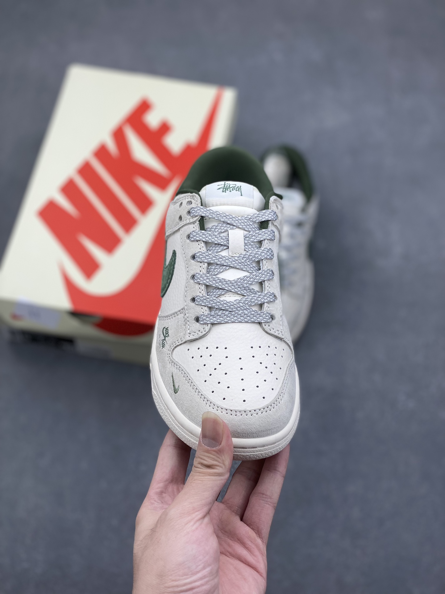 Nike SB Dunk Low Supreme x Stussy Collab Sneakers - White/Green, All Sizes 3 i1731689836 1356 0