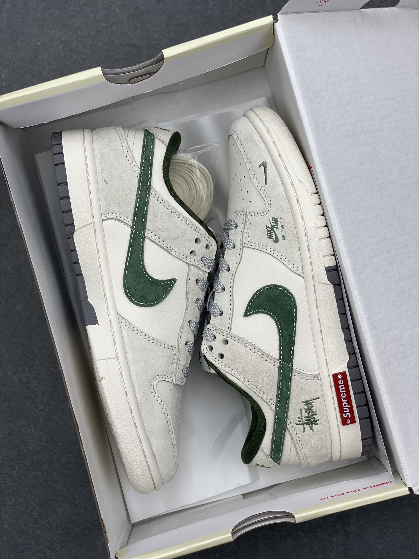 Nike SB Dunk Low Supreme x Stussy Collab Sneakers - White/Green, All Sizes 10 i1731689837 5576 7
