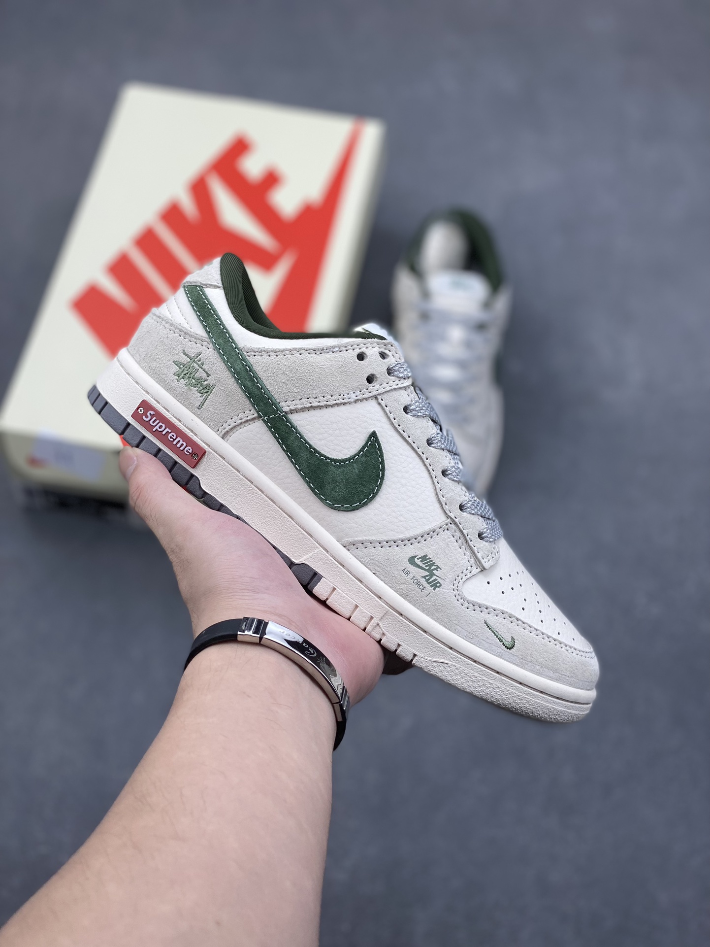 Nike SB Dunk Low Supreme x Stussy Collab Sneakers - White/Green, All Sizes 2 i1731689837 5974 4
