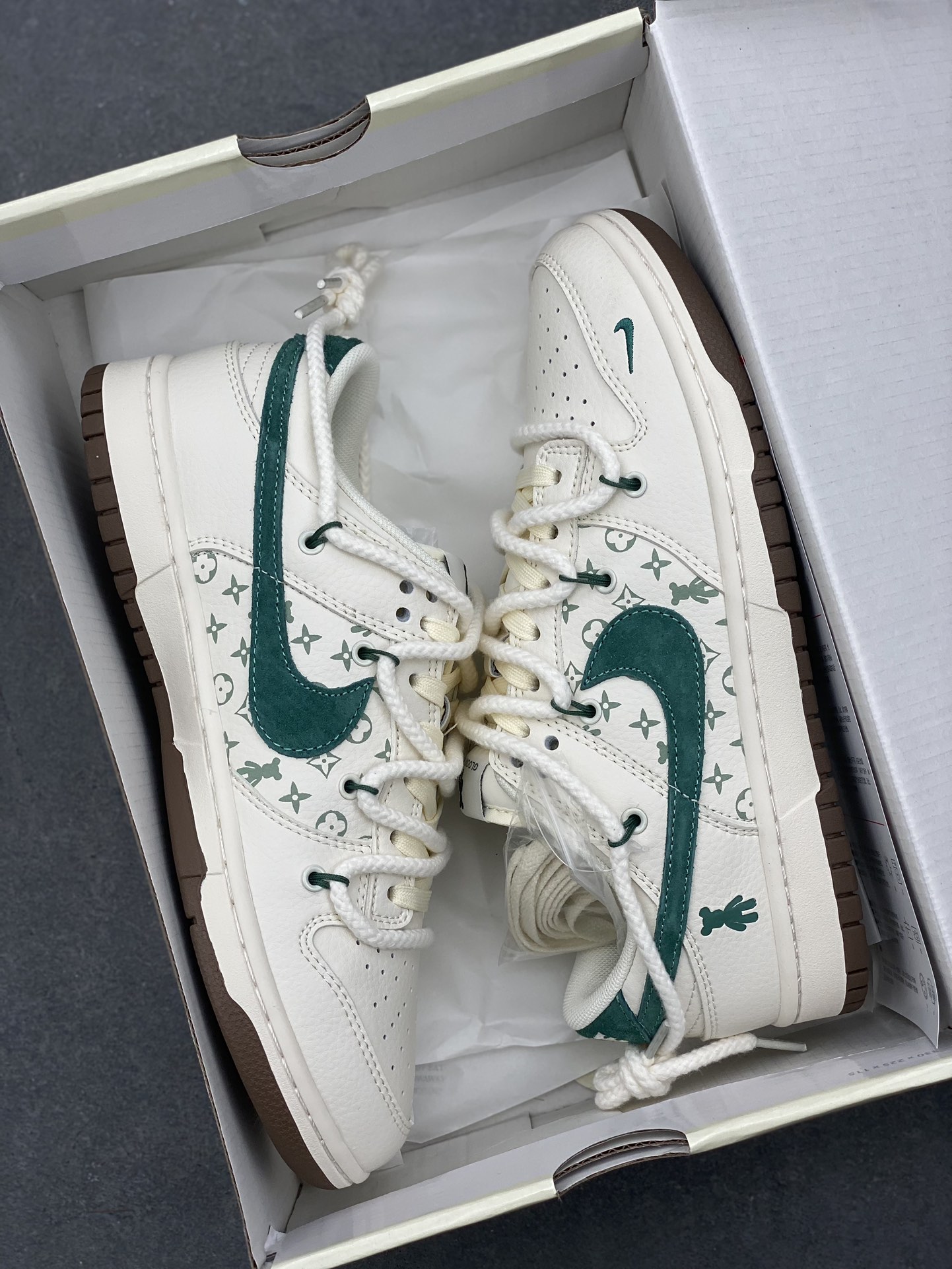 Nike SB Dunk Low 'Grateful Dead Bears' Anniversary Custom Sneakers 10 i1731775361 1530 4