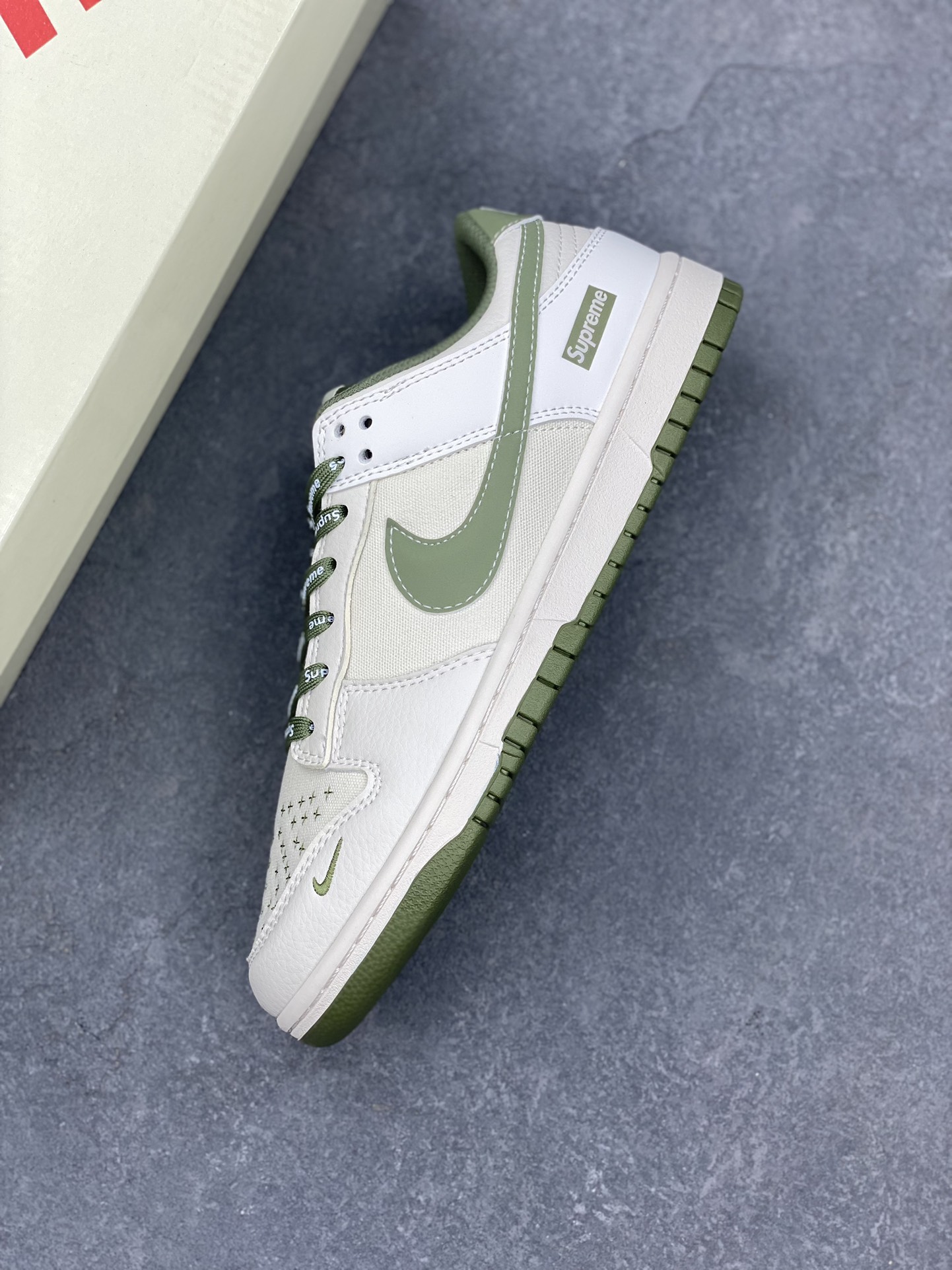 Nike SB Dunk Low Supreme Sneakers - Military Green Canvas Limited Edition 7 i1731948880 7352 0