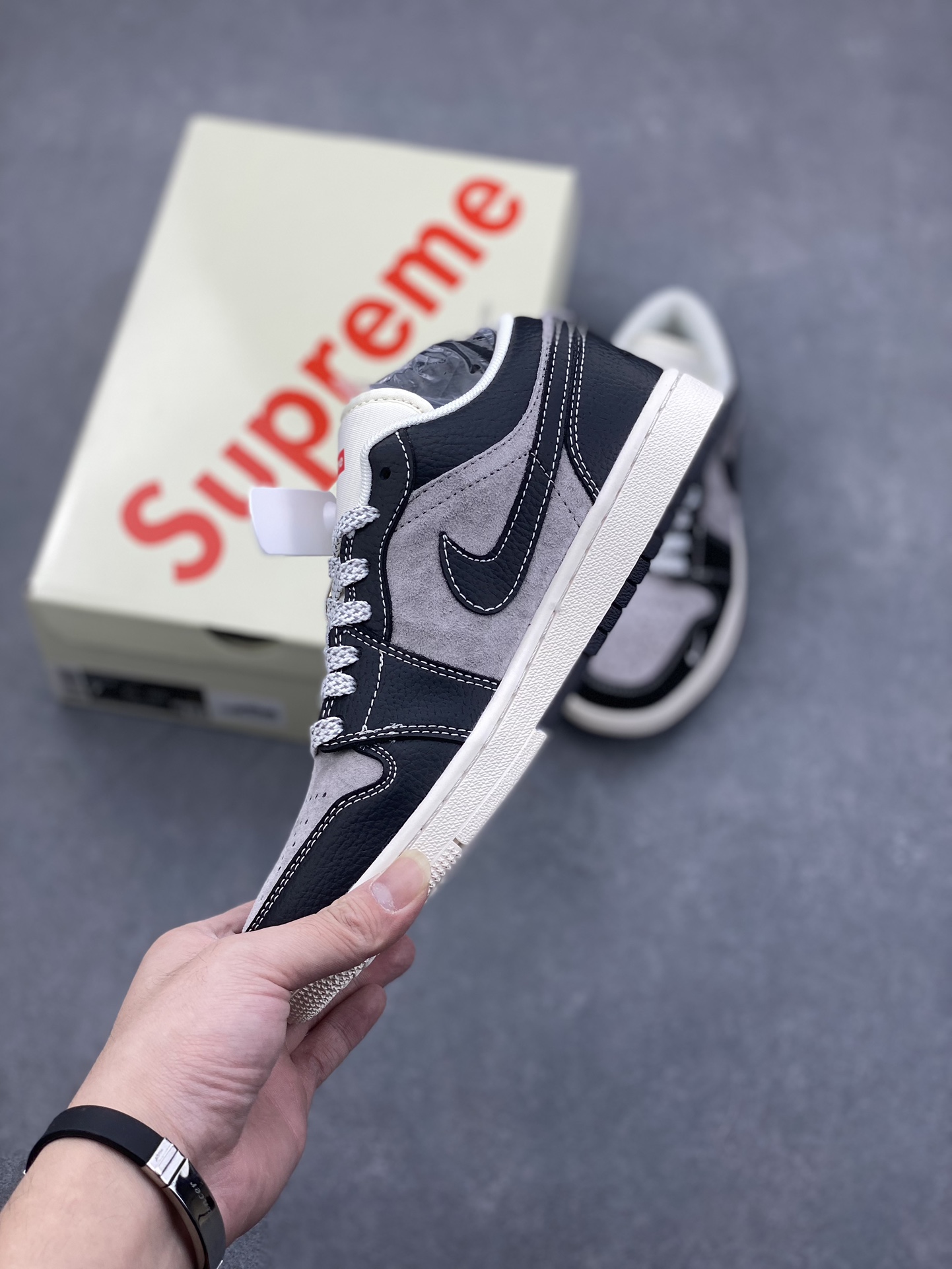 Nike Air Jordan 1 Low Supreme Collab Black Grey Basketball Shoes 4 i1731949026 2049 5