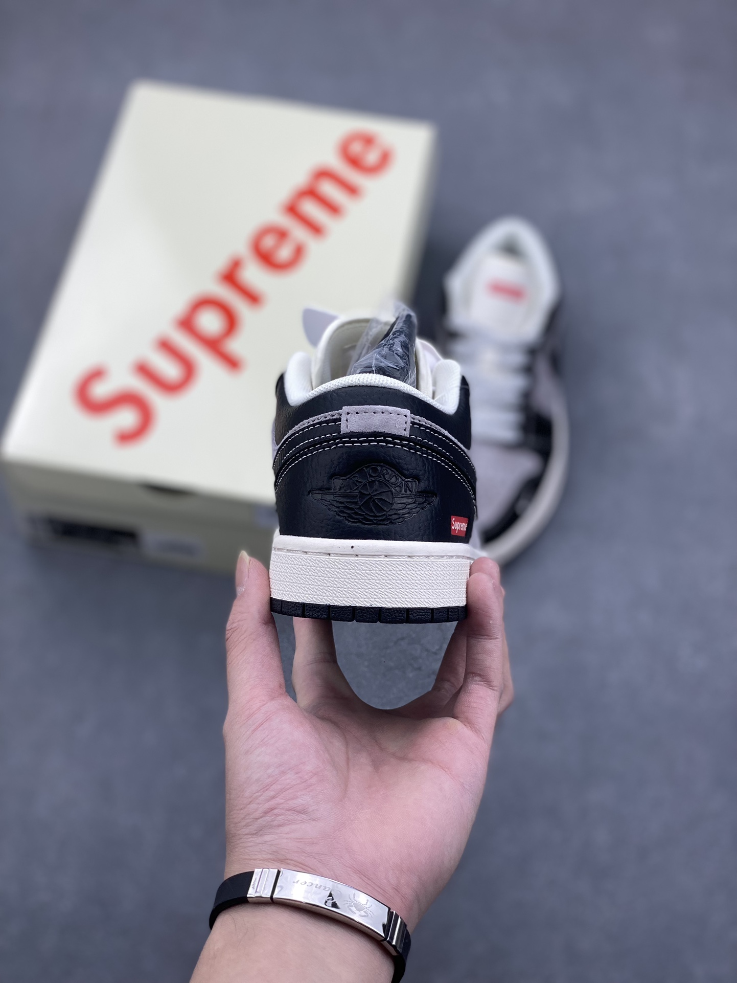 Nike Air Jordan 1 Low Supreme Collab Black Grey Basketball Shoes 5 i1731949026 4009 7