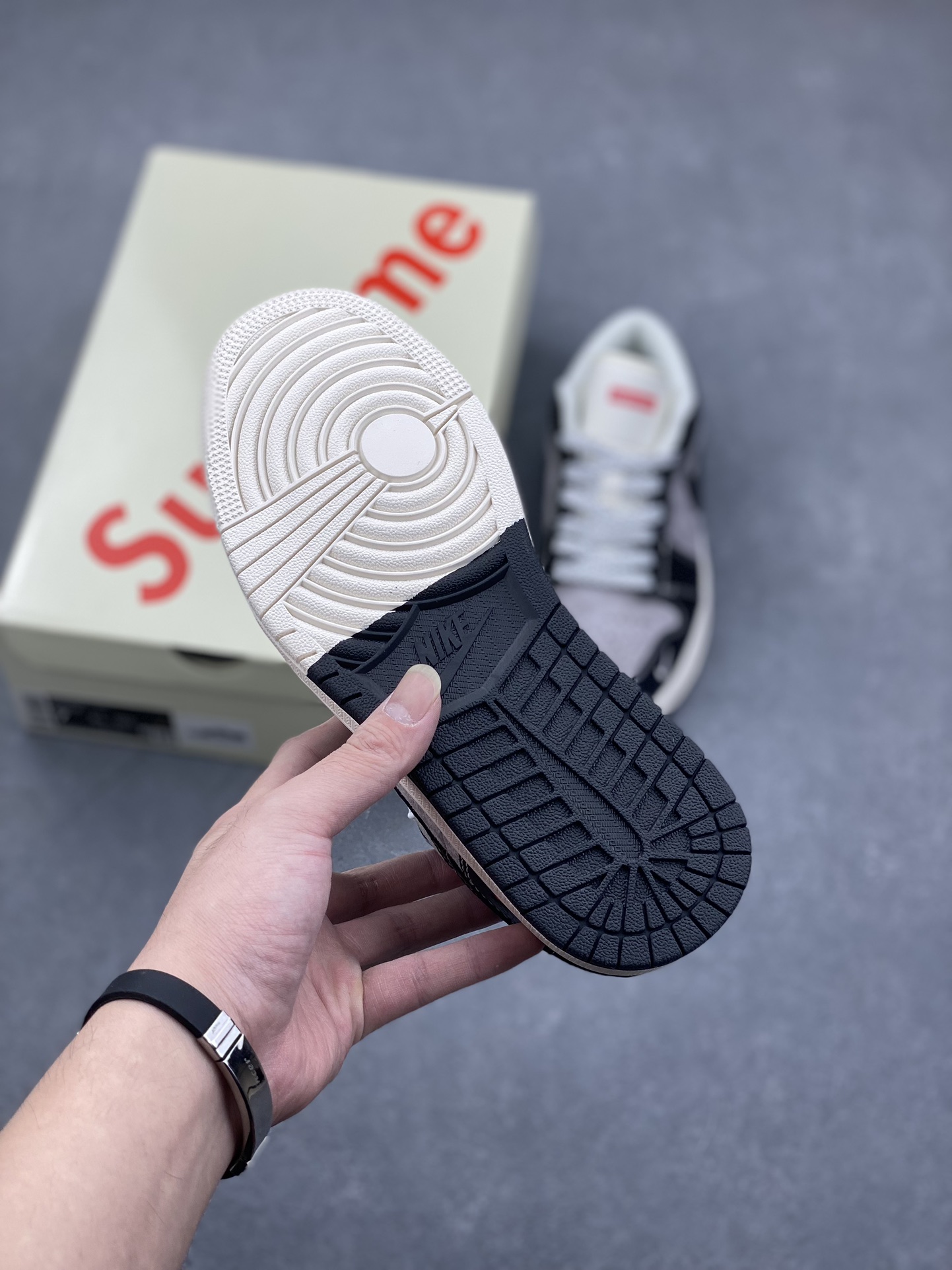 Nike Air Jordan 1 Low Supreme Collab Black Grey Basketball Shoes 7 i1731949026 4613 6
