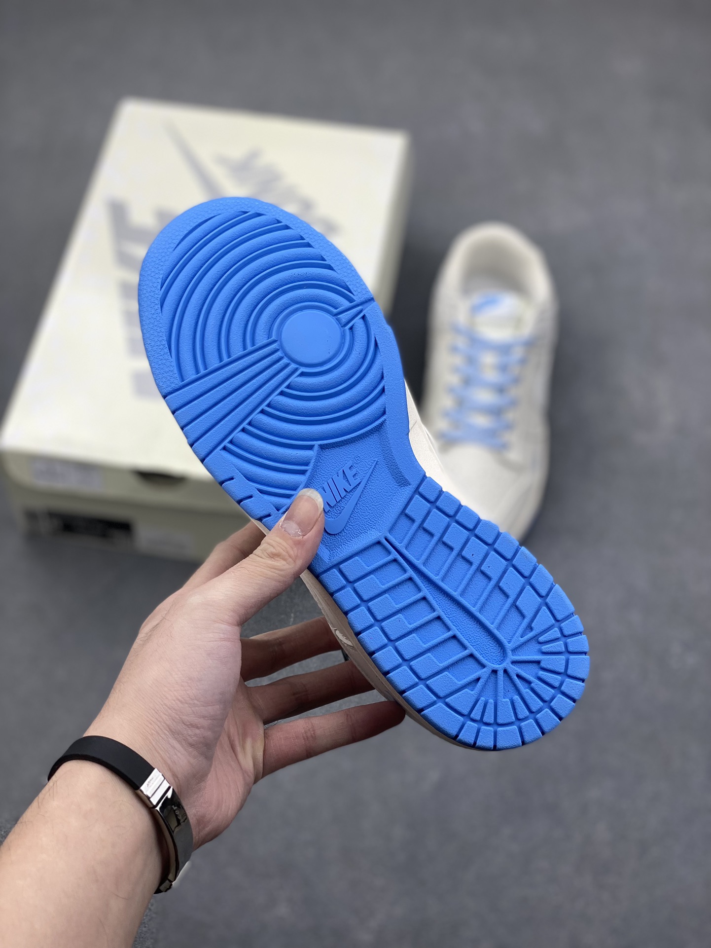 Nike SB Dunk Low Louis Vuitton Collab - Cream & Blue Premium Leather Sneakers 6 i1732090136 222 4
