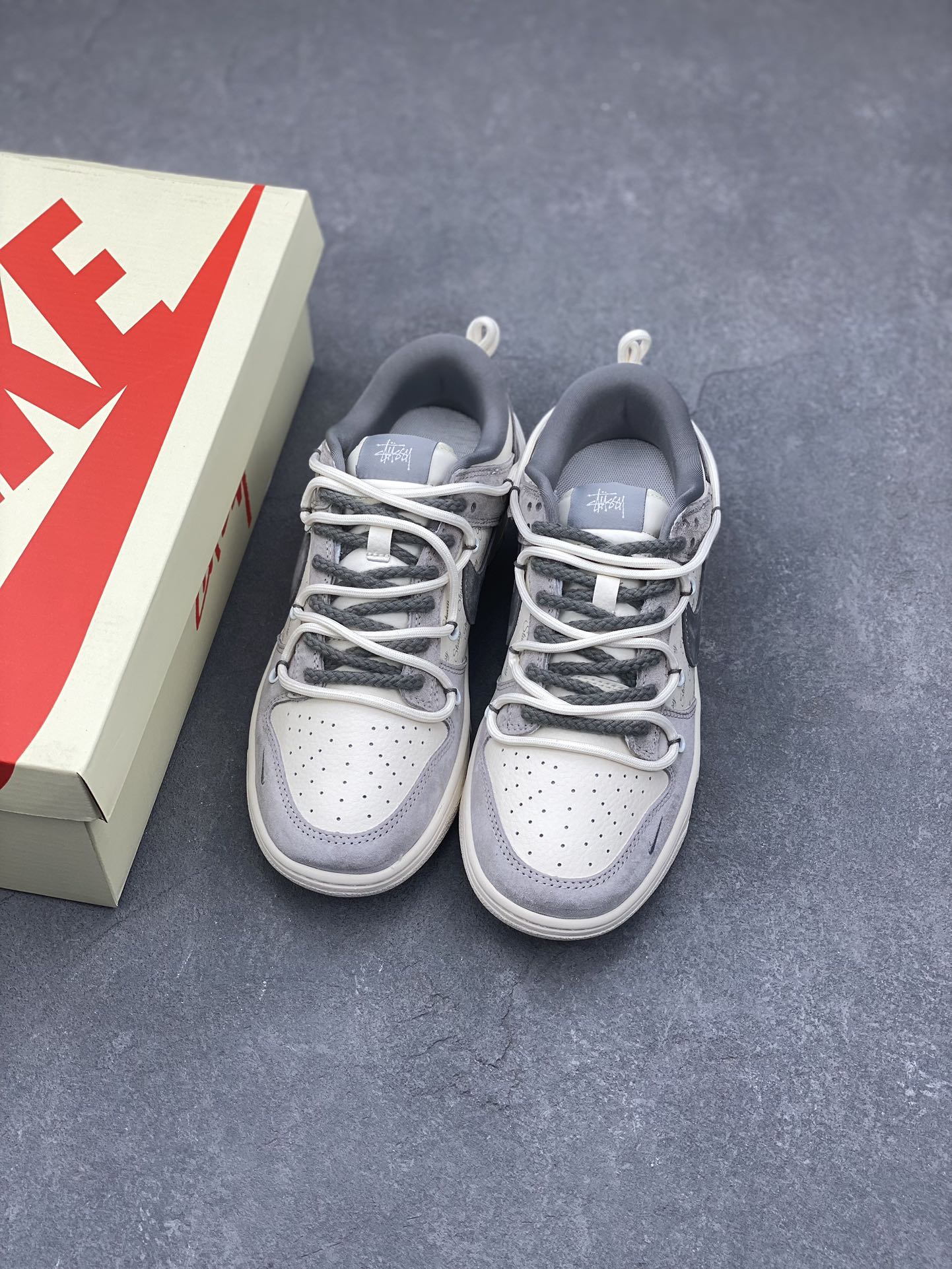 Nike SB Dunk Low Stussy Collab Anniversary Custom Casual Skateboarding Shoes 8 i1732090322 1385 5