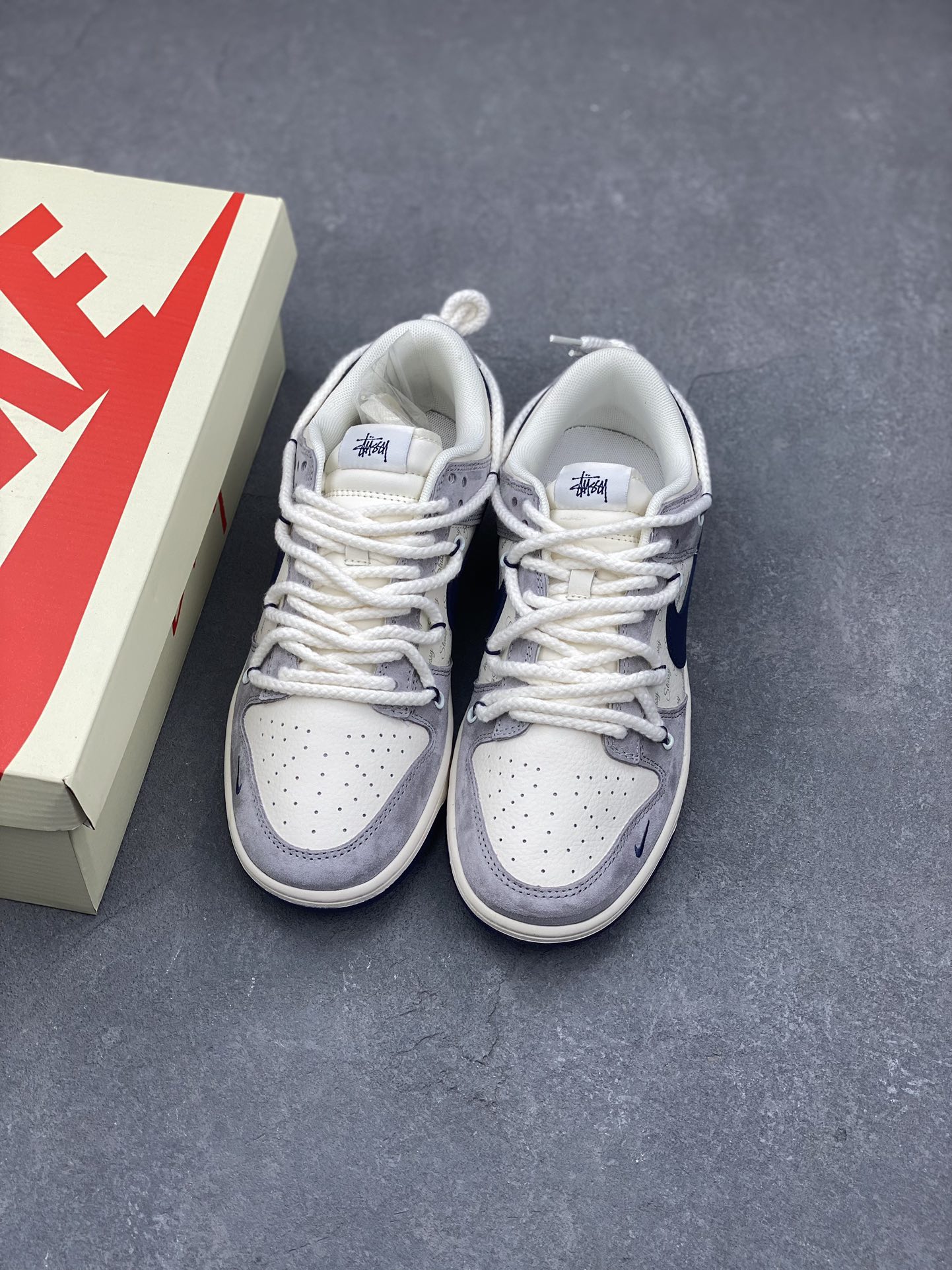 Nike SB Dunk Low Stussy Collab - Anniversary Edition - Premium Quality 9 i1732213710 3362 4