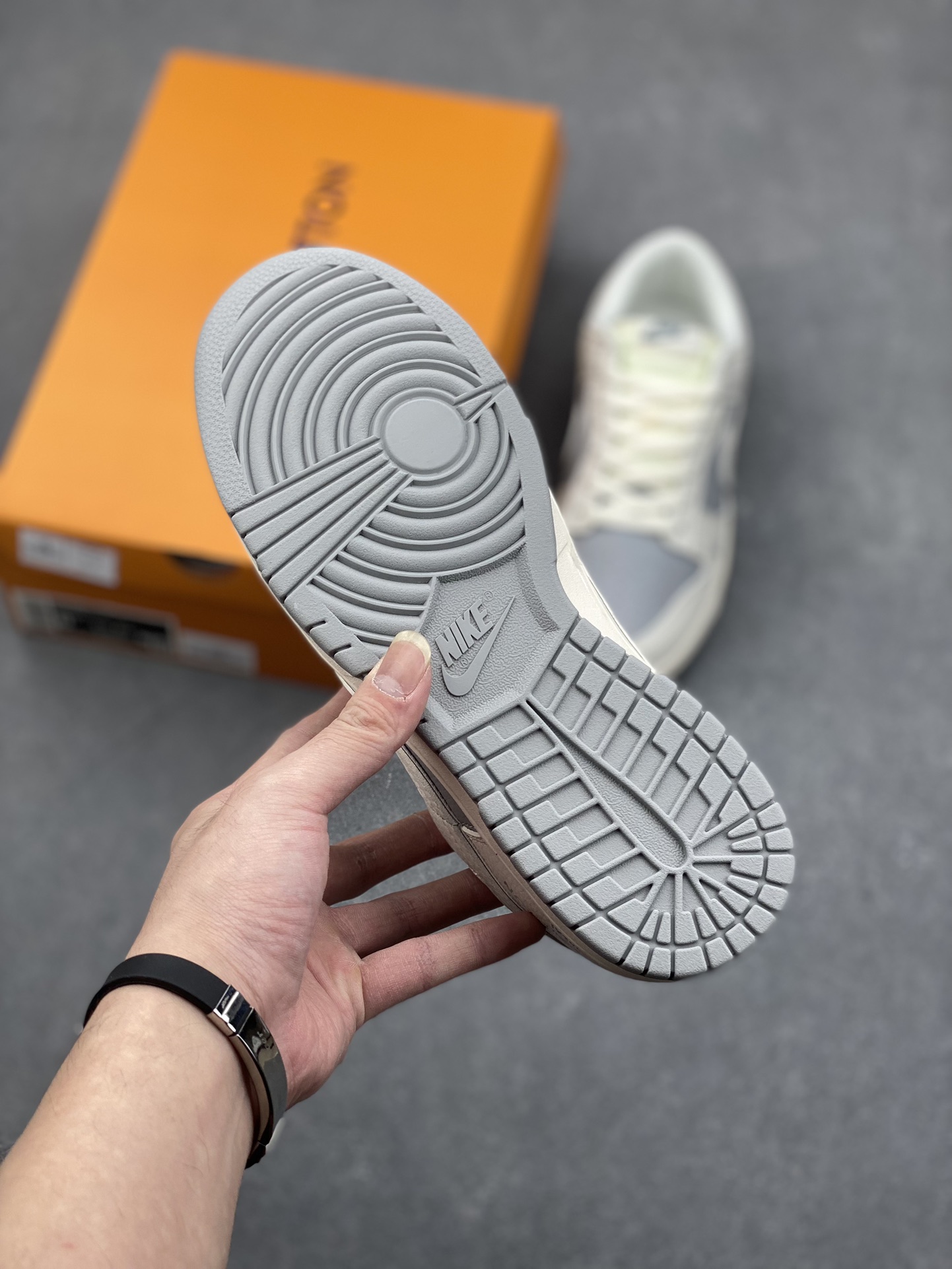Nike SB Dunk Low Louis Vuitton Custom Sneakers - Limited Edition 7 i1732213788 1689 8