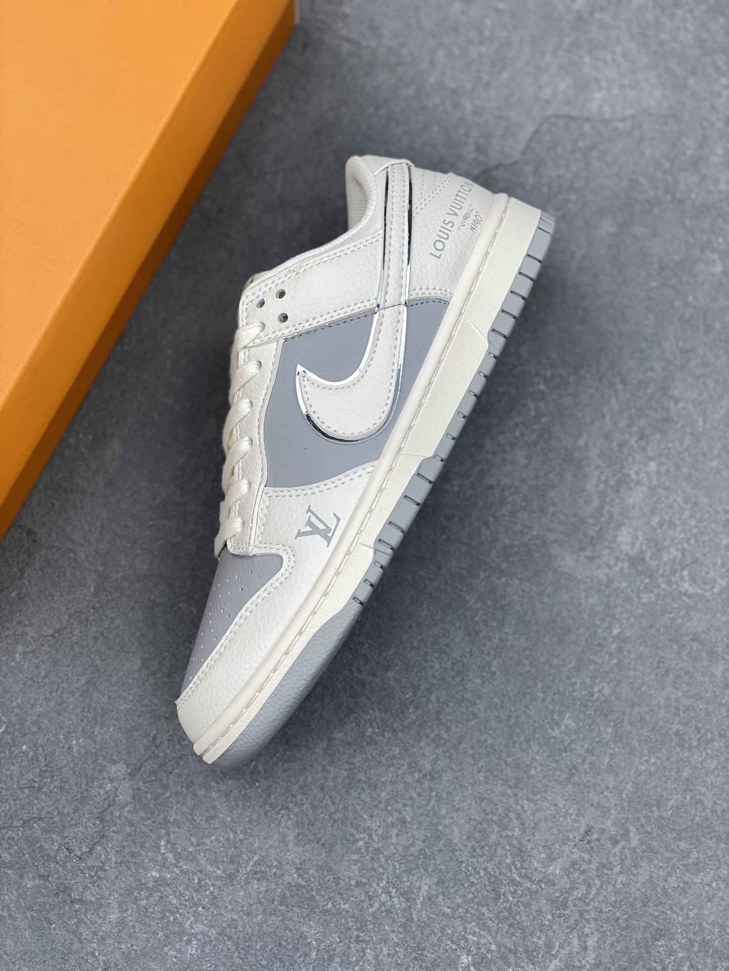 Nike SB Dunk Low Louis Vuitton Custom Sneakers - Limited Edition 8 i1732213788 2193 6