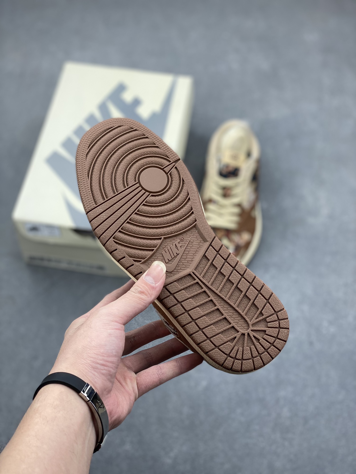 Travis Scott x Fragment Design Air Jordan 1 Low OG SP 'Mocha Brown' 7 i1732213855 3235 6