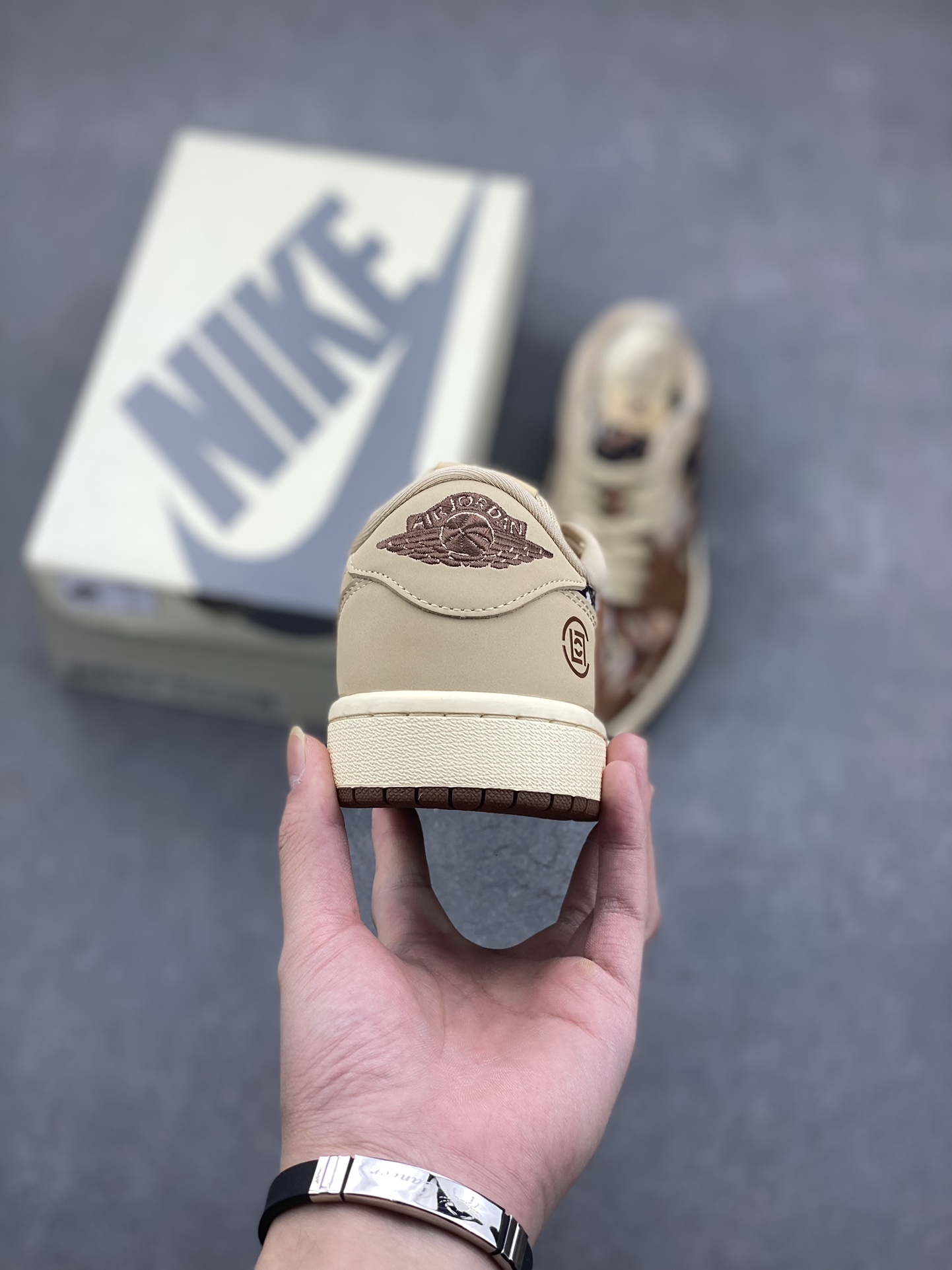 Travis Scott x Fragment Design Air Jordan 1 Low OG SP 'Mocha Brown' 5 i1732213855 9342 2