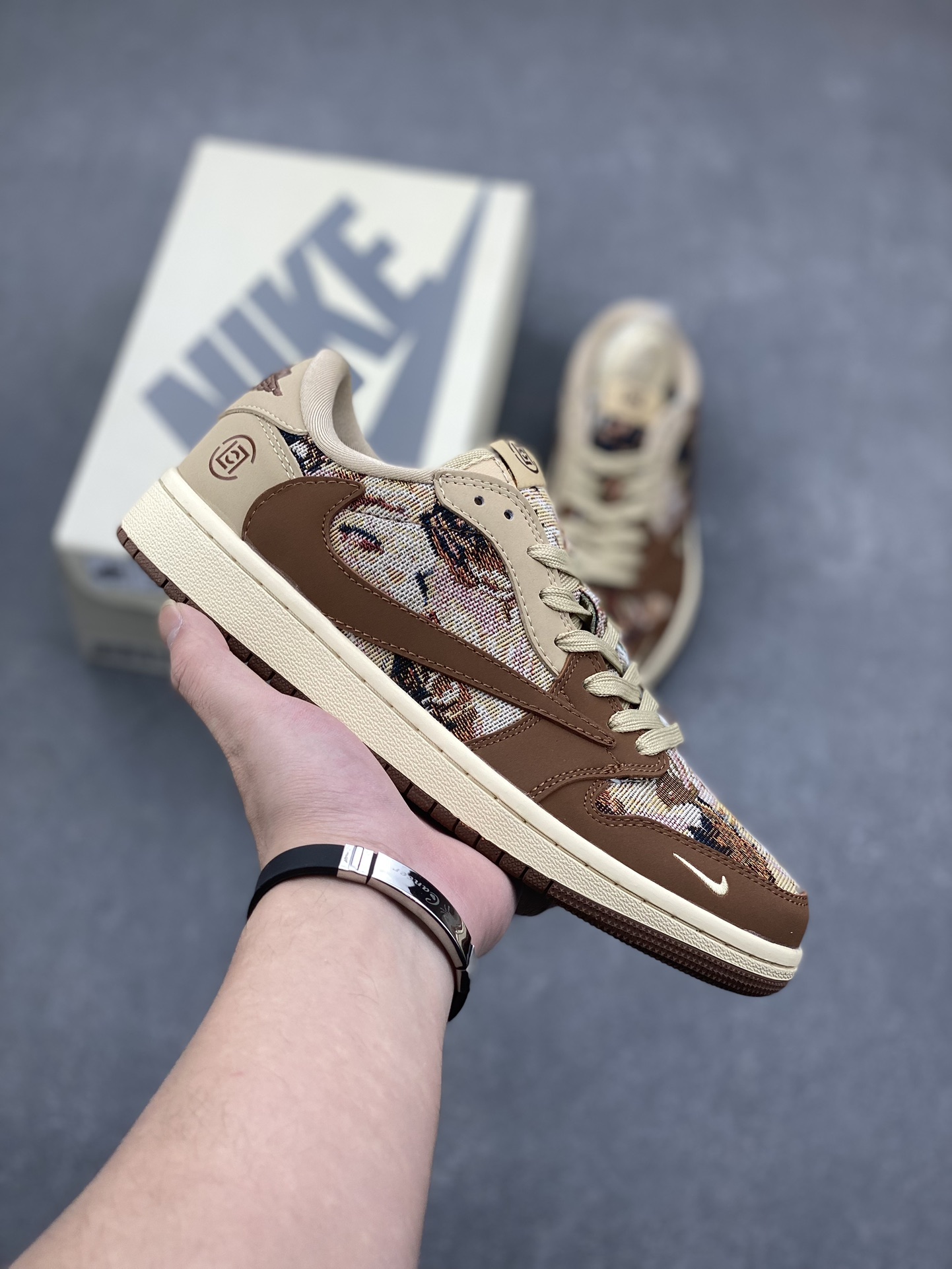 Travis Scott x Fragment Design Air Jordan 1 Low OG SP 'Mocha Brown' 2 i1732213856 7171 7
