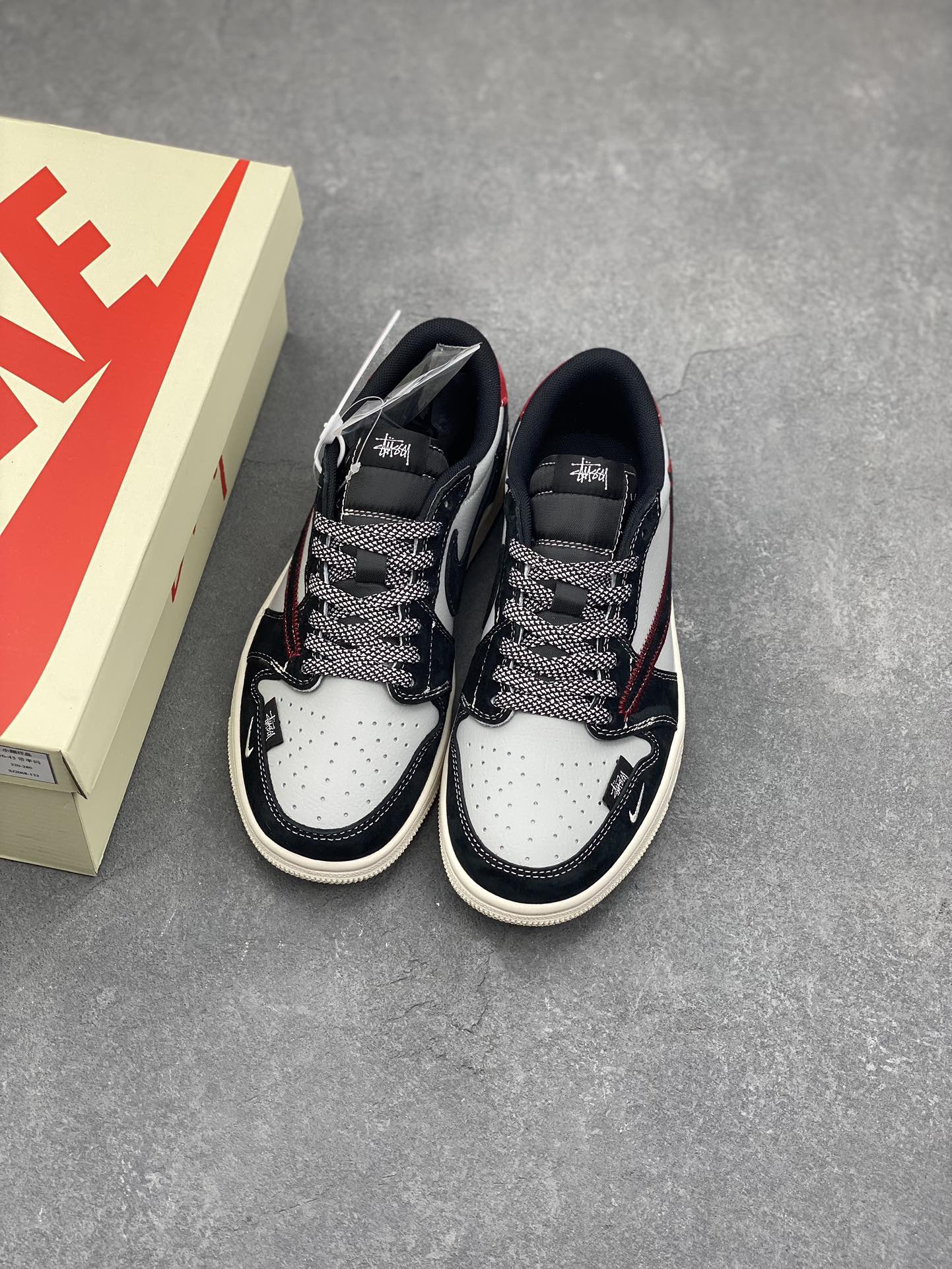 Travis Scott x Fragment Design x Stussy Air Jordan 1 Low OG SP 8 i1732293703 8774 8