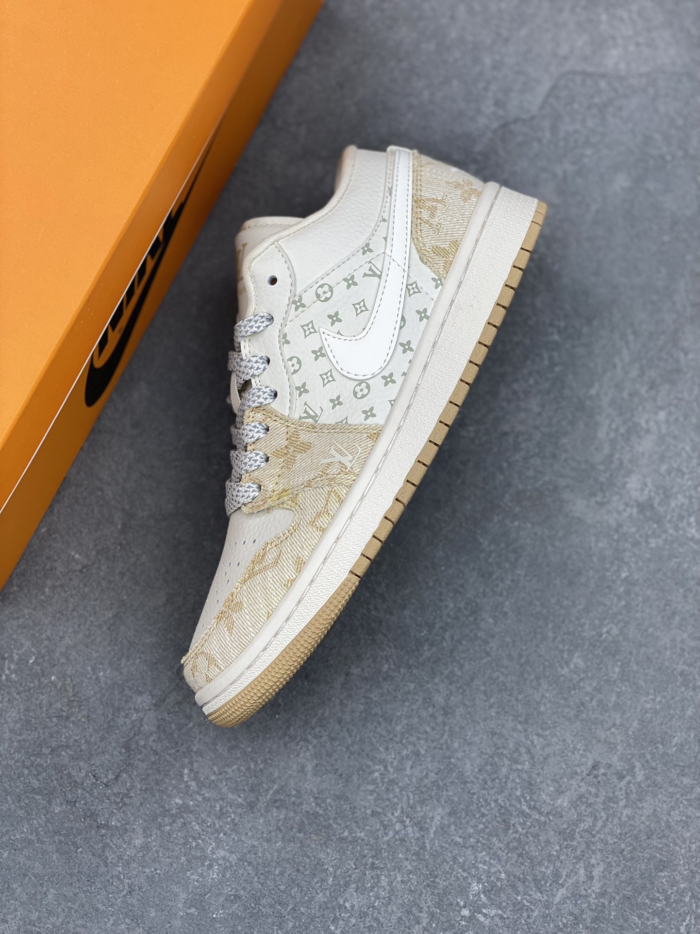Nike Air Jordan 1 Low Louis Vuitton Collab Custom Sneakers 7 i1732381306 4642 3
