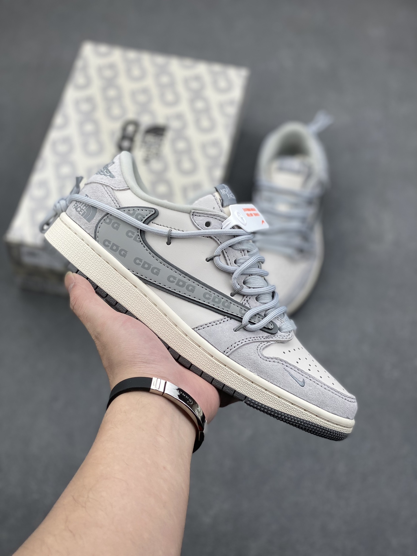 Travis Scott x Fragment Design x Air Jordan 1 Low OG Collab Sneakers 1 i1732381441 1261 3