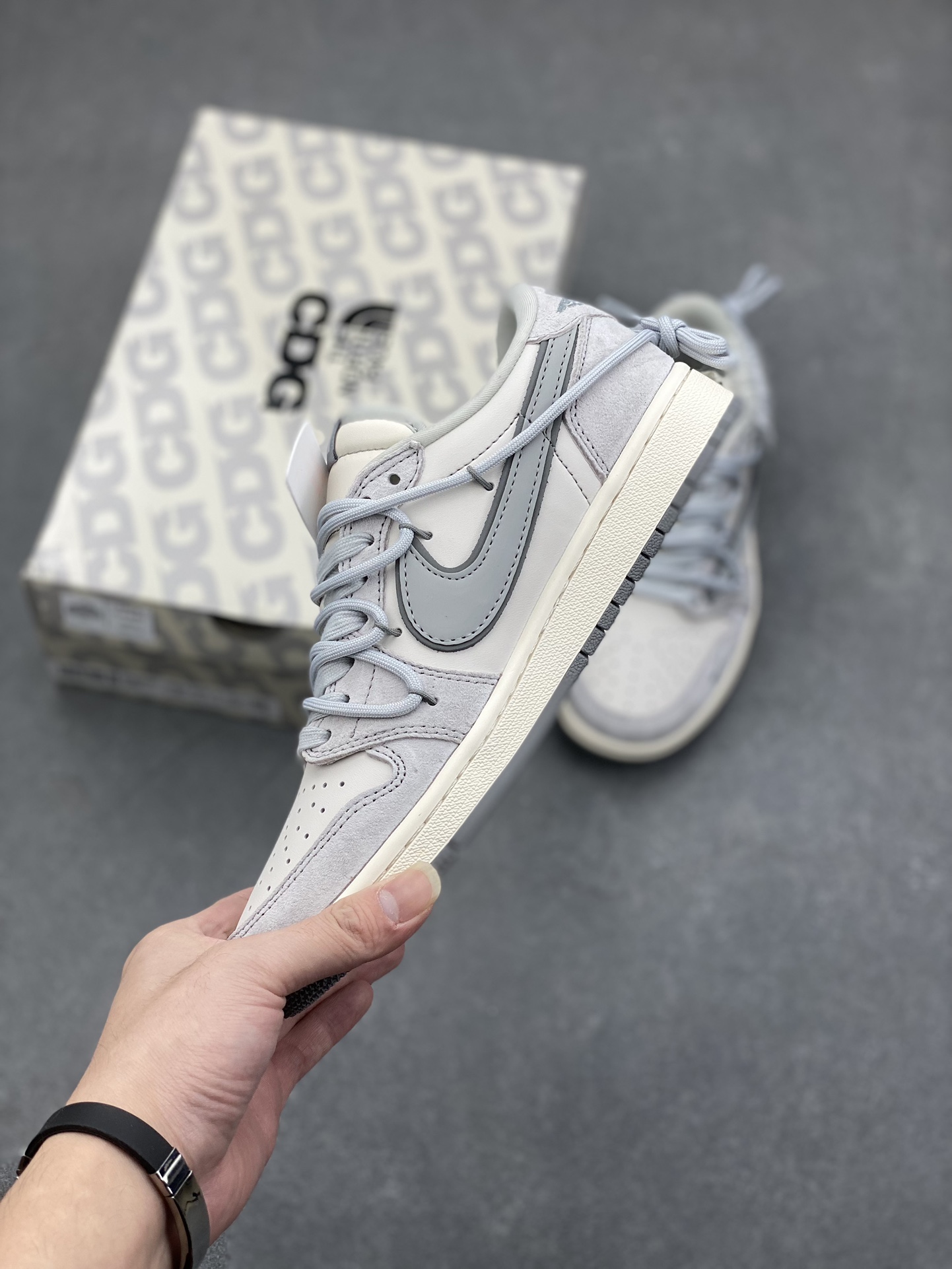 Travis Scott x Fragment Design x Air Jordan 1 Low OG Collab Sneakers 3 i1732381441 3812 1