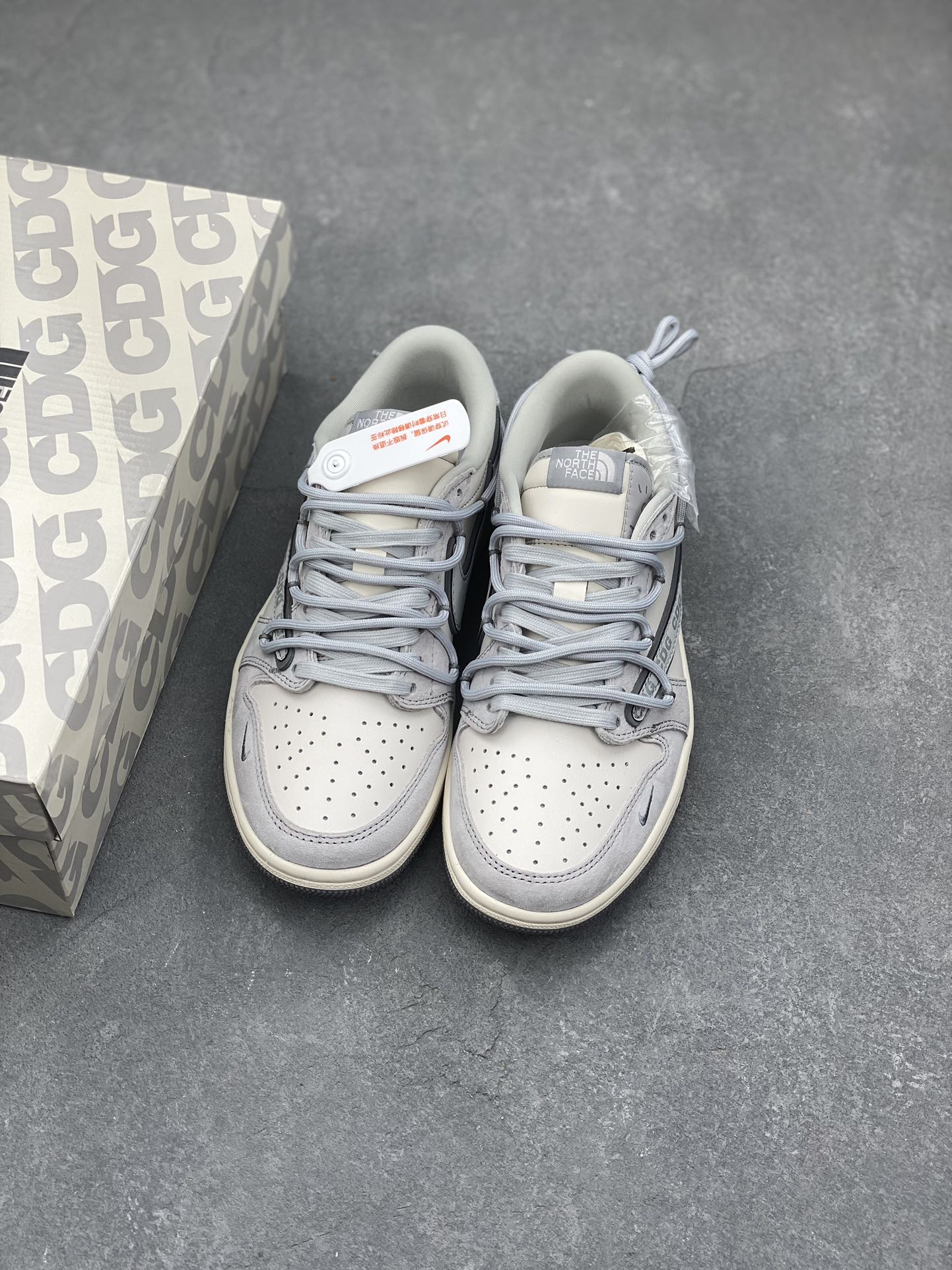 Travis Scott x Fragment Design x Air Jordan 1 Low OG Collab Sneakers 8 i1732381441 7896 5