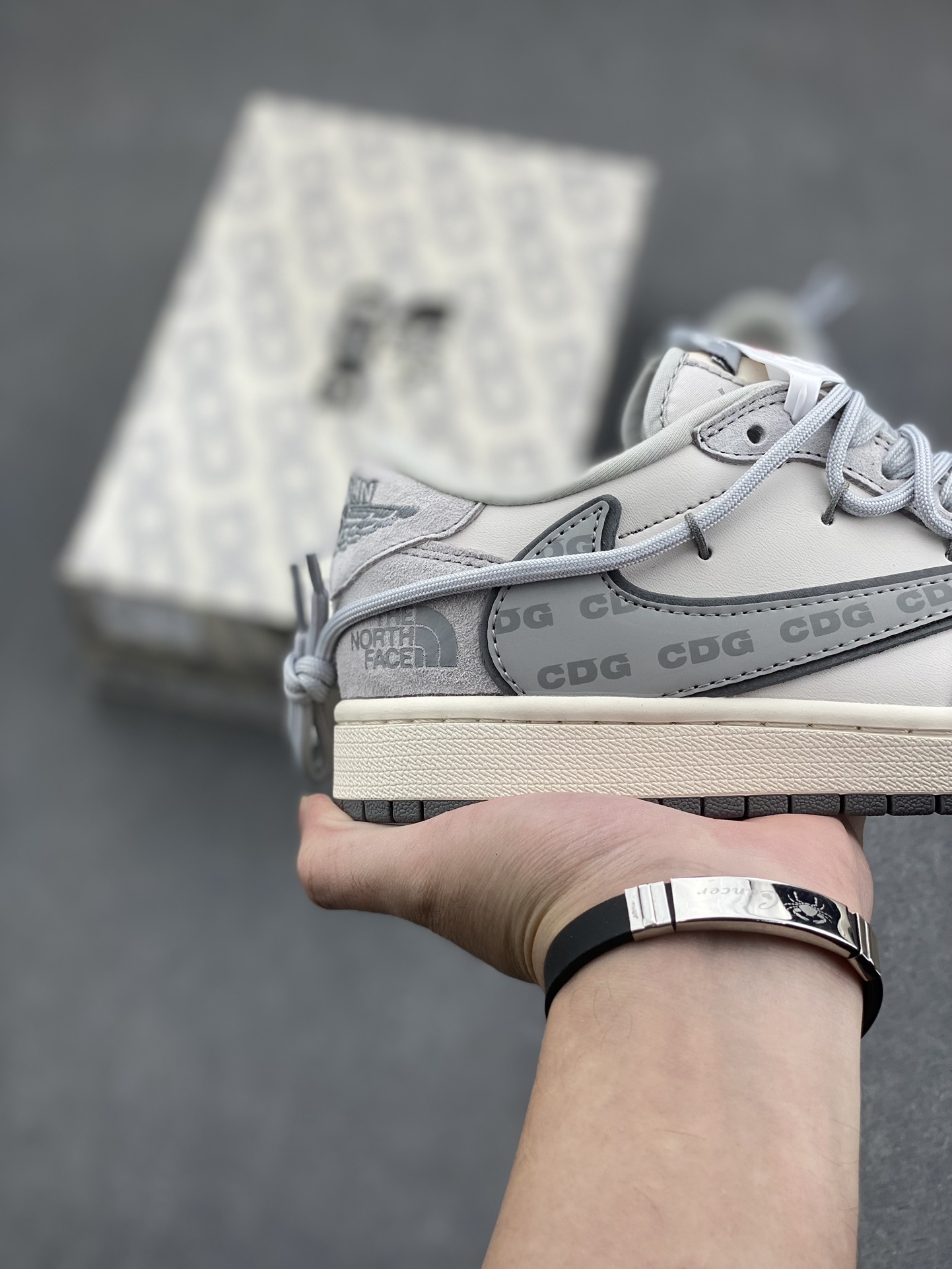 Travis Scott x Fragment Design x Air Jordan 1 Low OG Collab Sneakers 5 i1732381442 9562 7
