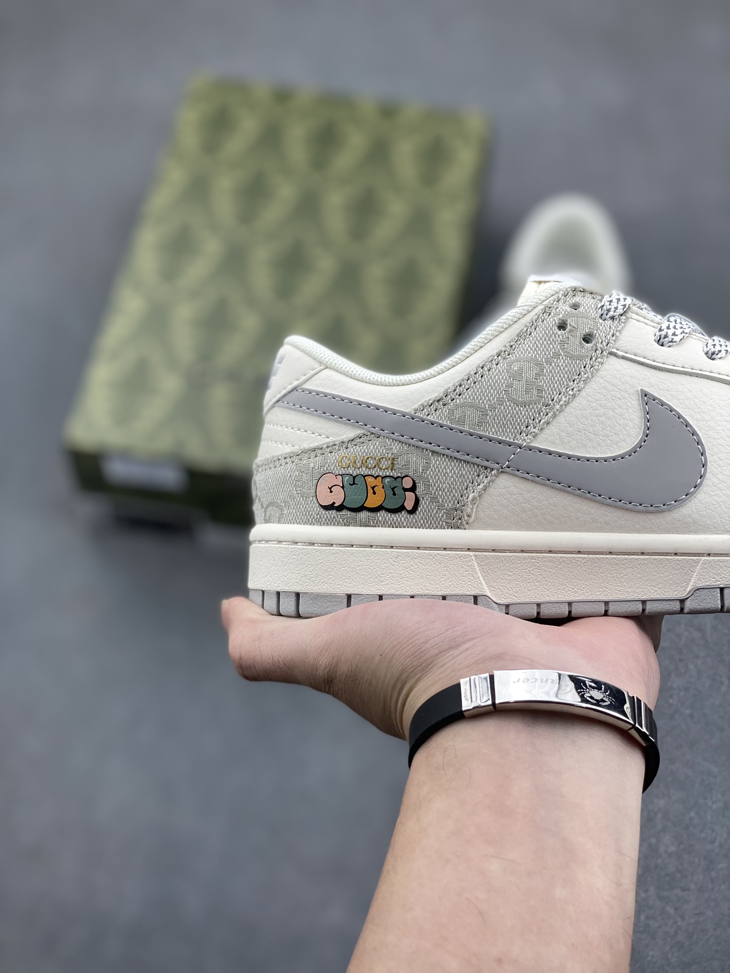 Nike SB Dunk Low Gucci 5 i1732381758 958 2