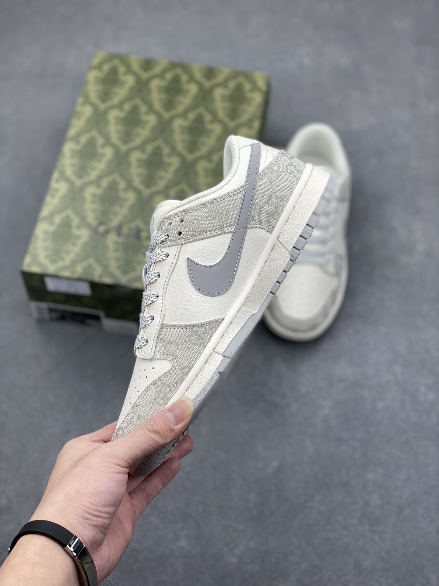 Nike SB Dunk Low Gucci 3 i1732381759 1418 5