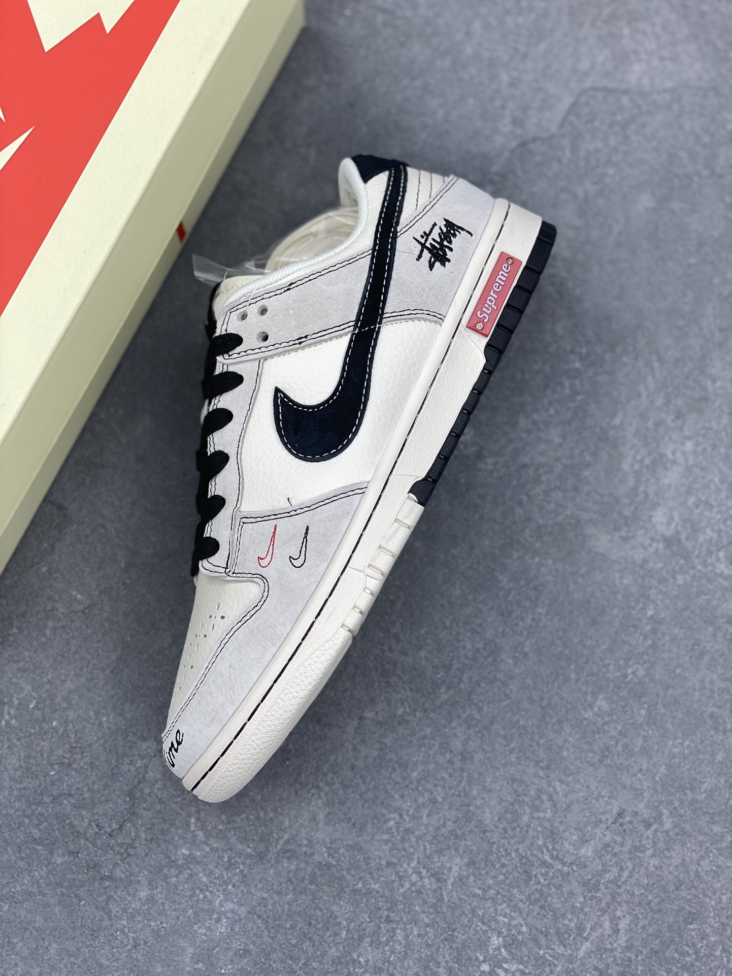 Nike SB Dunk Low Stussy Collab Anniversary Edition Custom Sneakers 8 i1732381824 1045 5
