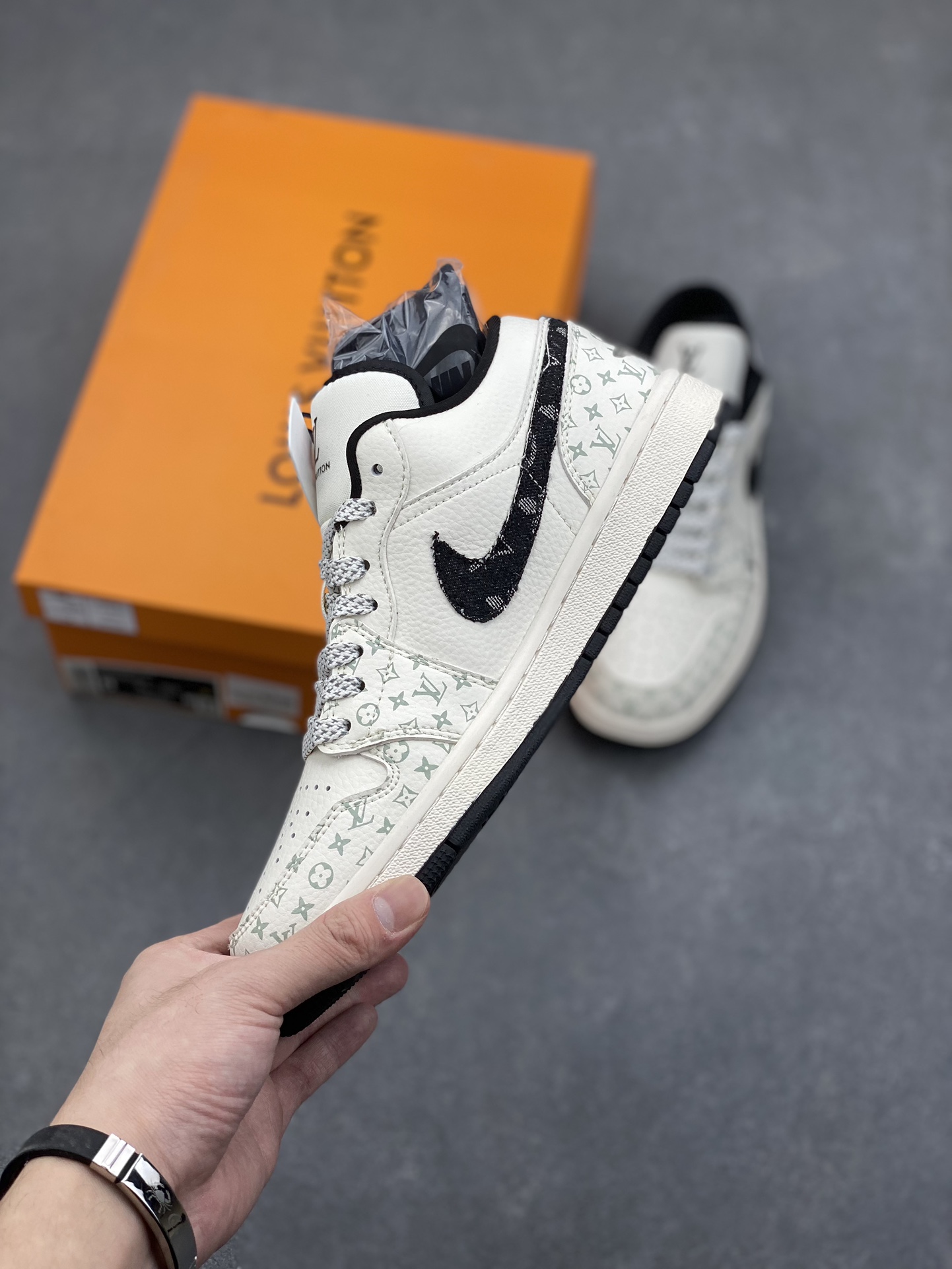 Nike Air Jordan 1 x Louis Vuitton Custom Low-Top Sneakers 3 i1732567903 1820 5
