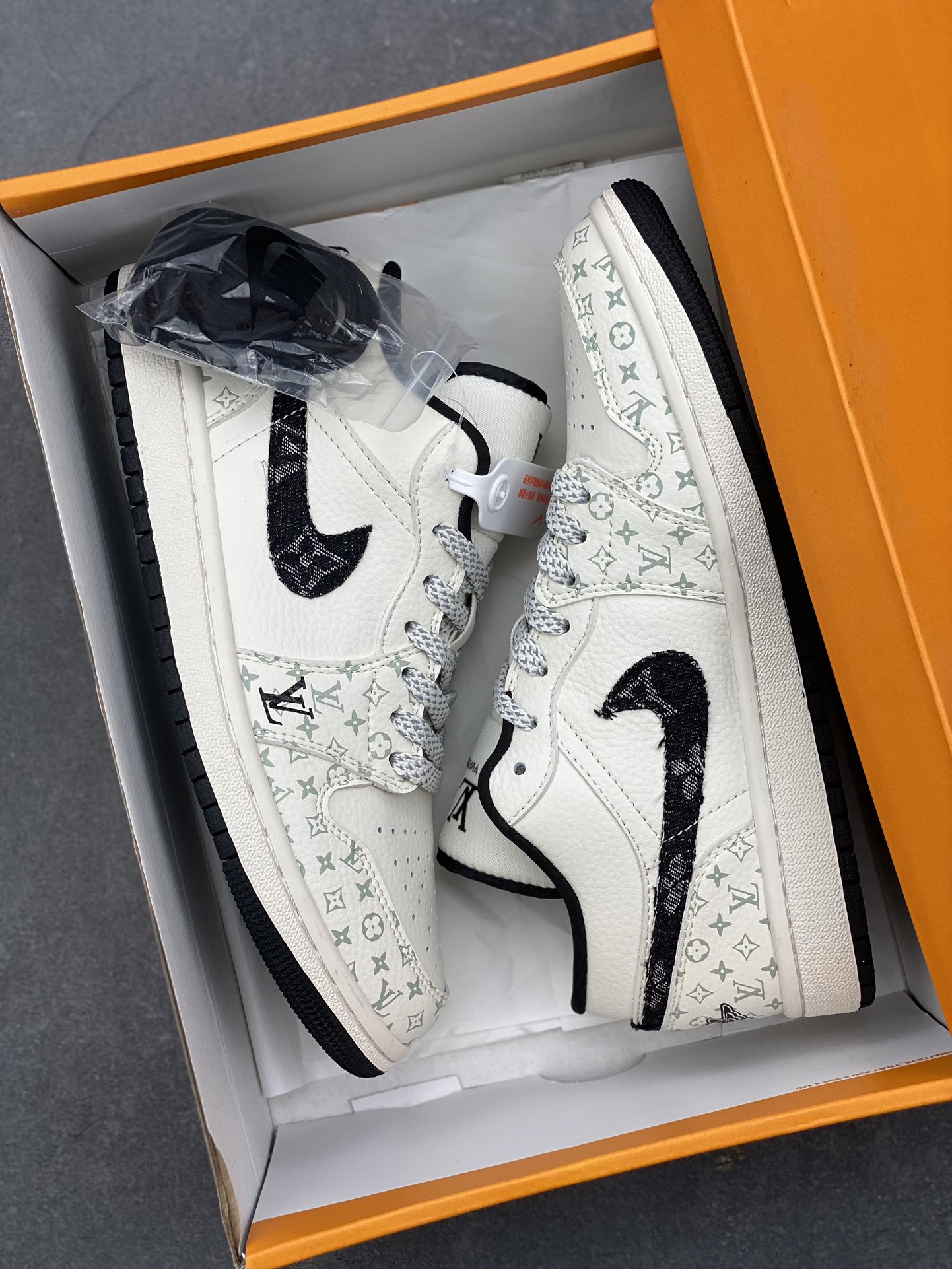 Nike Air Jordan 1 x Louis Vuitton Custom Low-Top Sneakers 9 i1732567903 6910 6