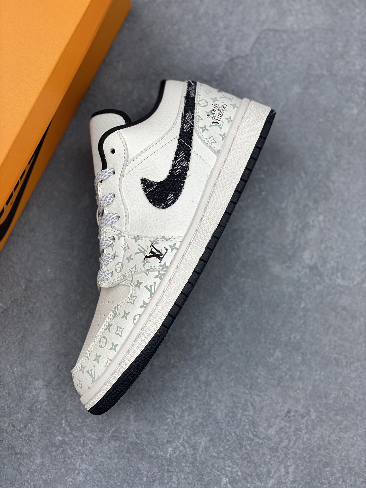 Nike Air Jordan 1 x Louis Vuitton Custom Low-Top Sneakers 7 i1732567903 7633 4