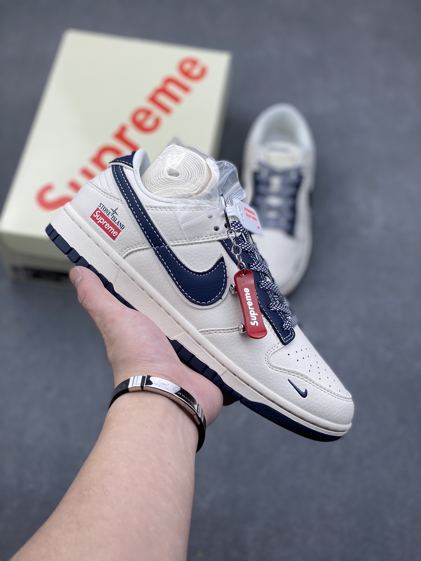 Nike SB Dunk Low Stone Island Supreme Collab Sneakers - Navy/Off-White 2 i1732568002 2181 2