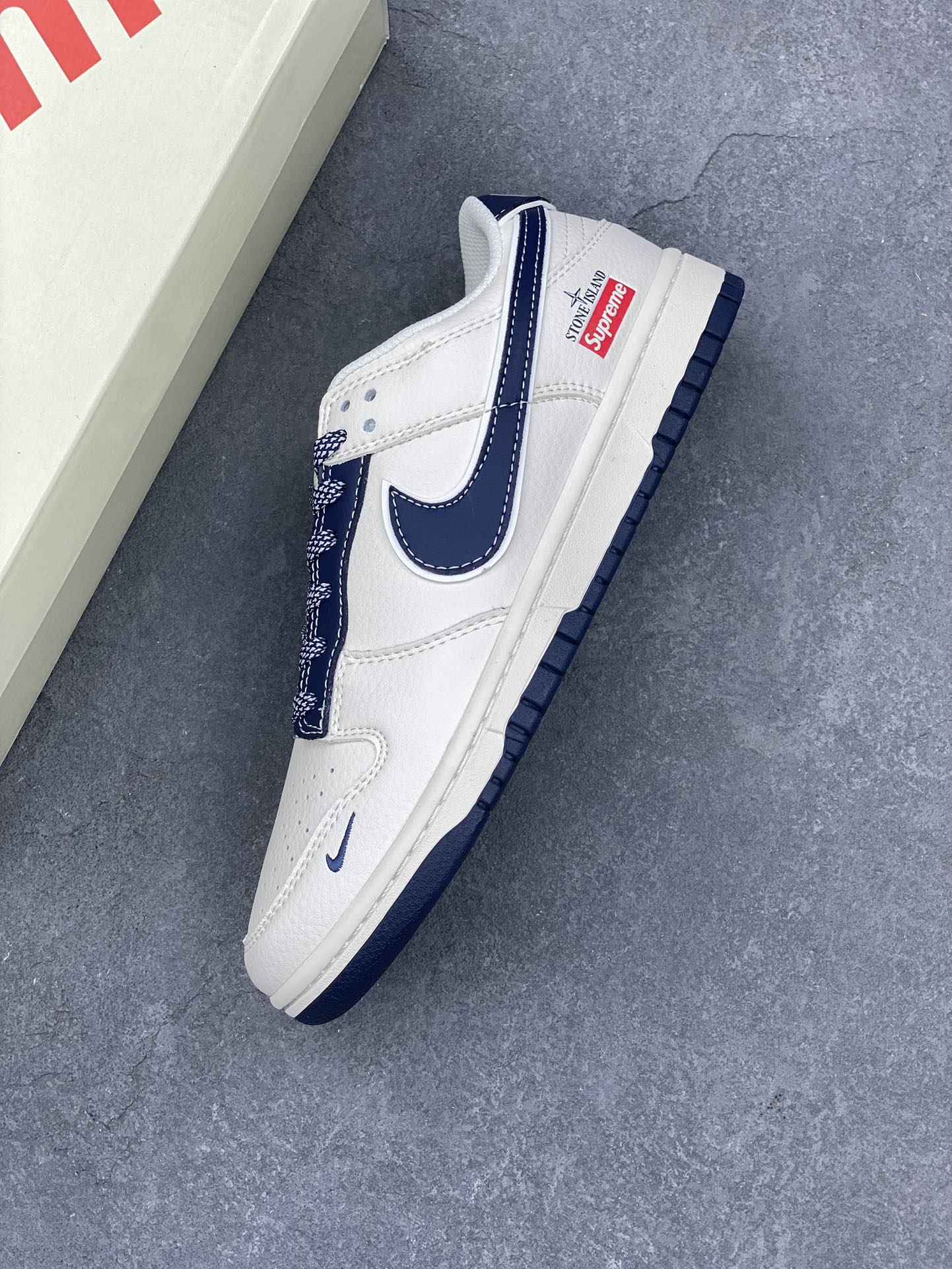 Nike SB Dunk Low Stone Island Supreme Collab Sneakers - Navy/Off-White 8 i1732568003 2181 8