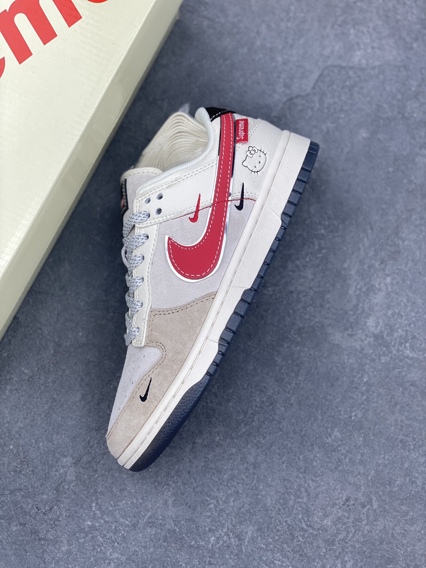Nike SB Dunk Low Supreme Kitty Sneakers - Anniversary Edition Custom Design 7 i1732916524 4813 8