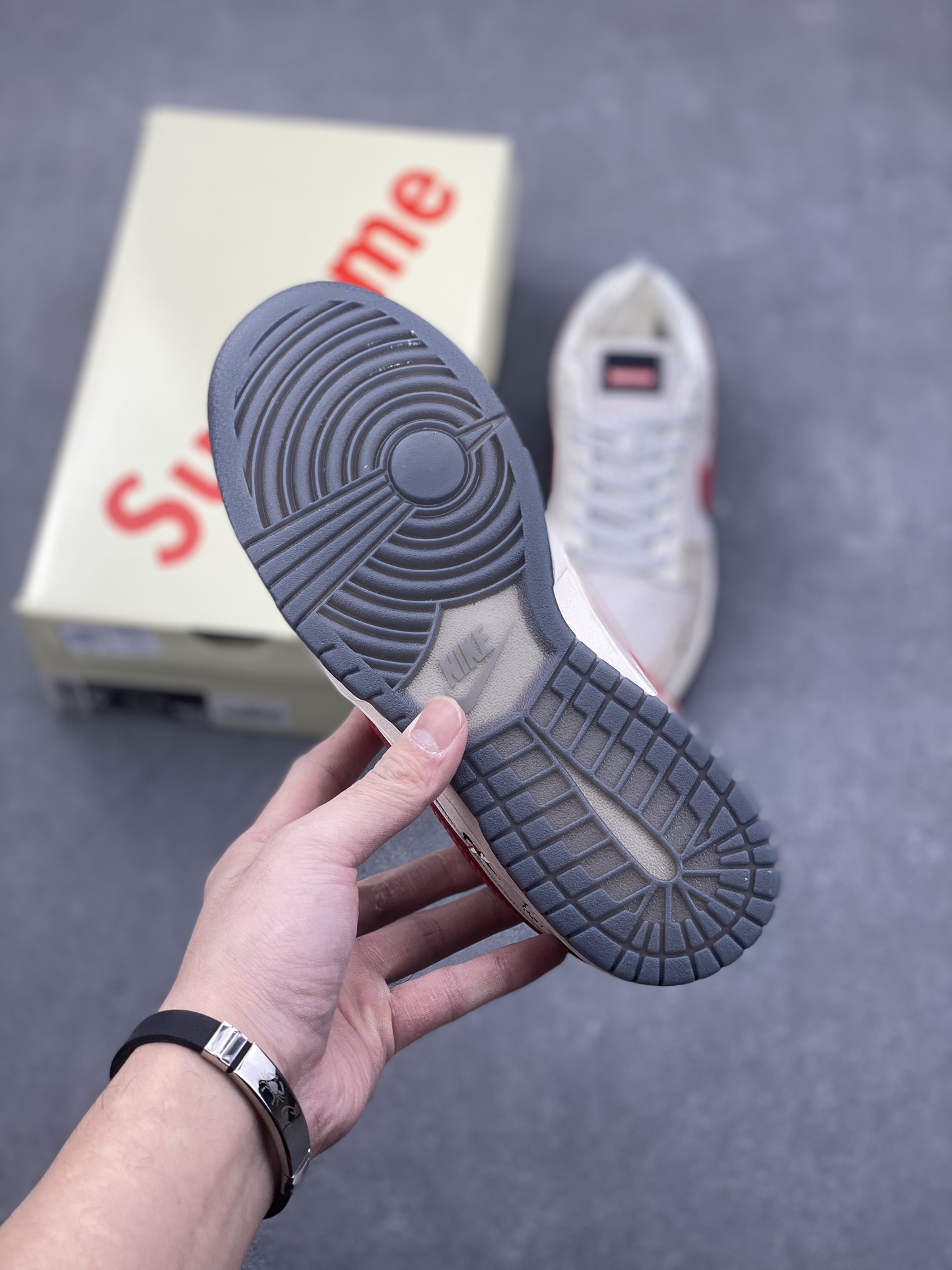 Nike SB Dunk Low Supreme Kitty Sneakers - Anniversary Edition Custom Design 6 i1732916524 5139 4