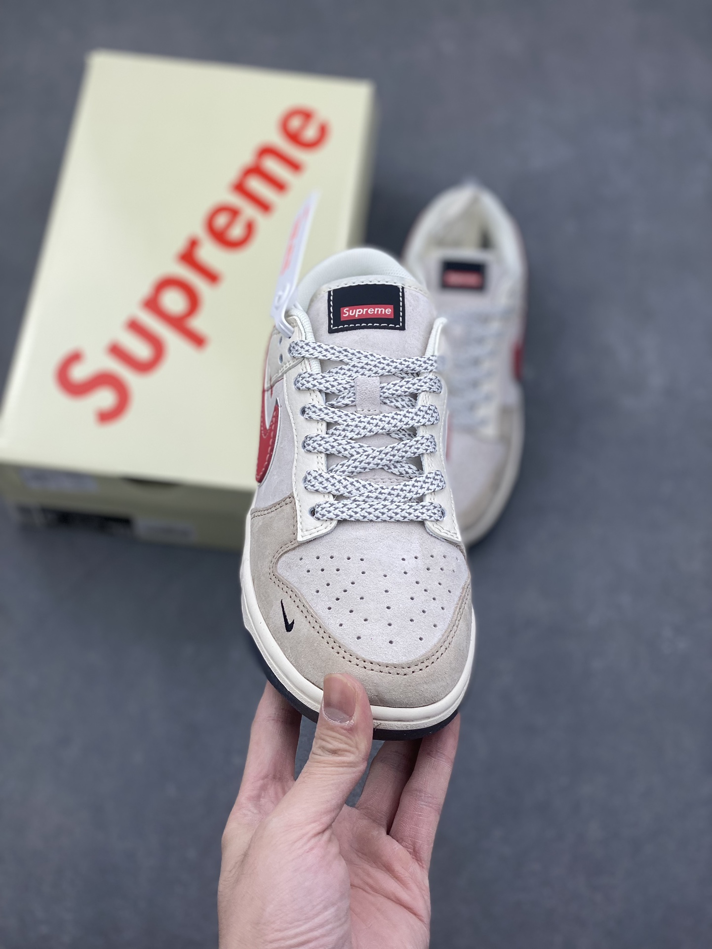 Nike SB Dunk Low Supreme Kitty Sneakers - Anniversary Edition Custom Design 2 i1732916524 6209 5