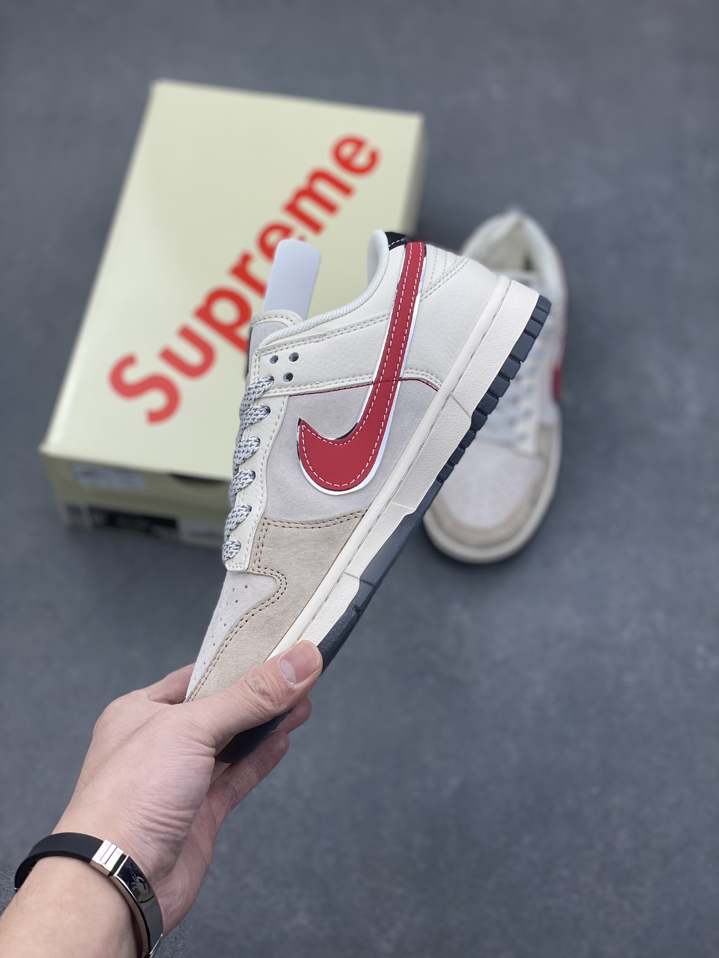 Nike SB Dunk Low Supreme Kitty Sneakers - Anniversary Edition Custom Design 3 i1732916524 9701 6