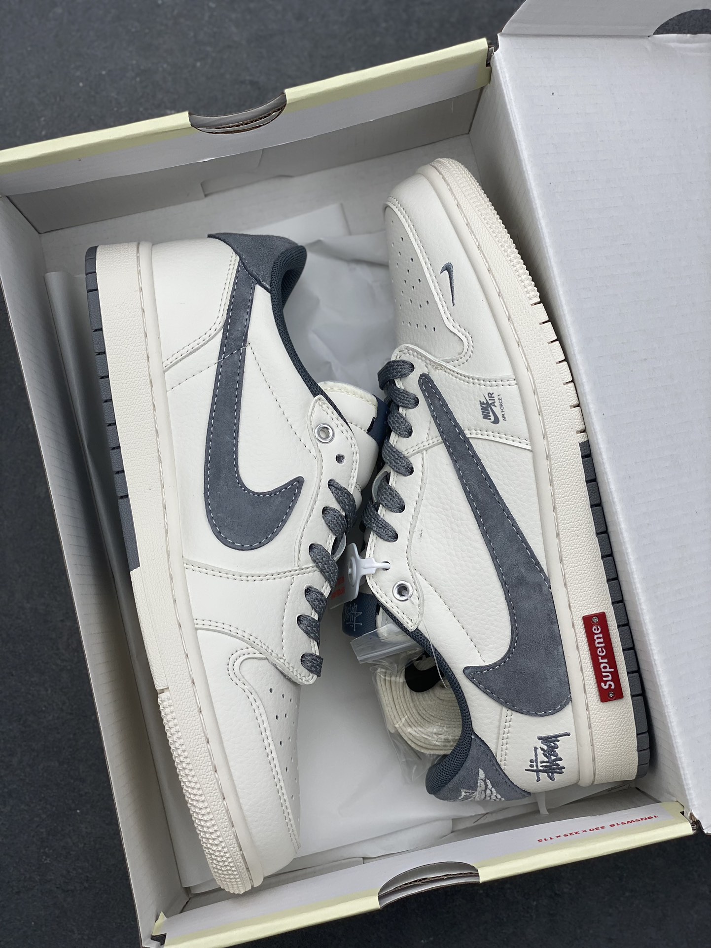 Travis Scott x Fragment Design x Stussy Air Jordan 1 Low OG SP 10 i1733003347 1332 8