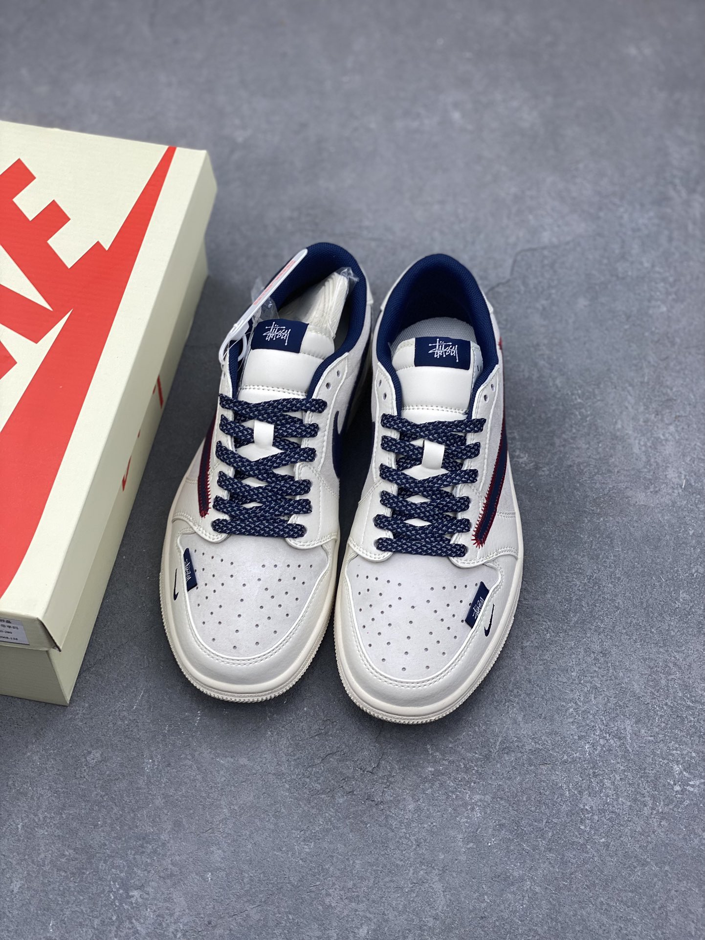 Travis Scott x Fragment Design x Stussy Air Jordan 1 Low OG SP 9 i1733430449 535 3