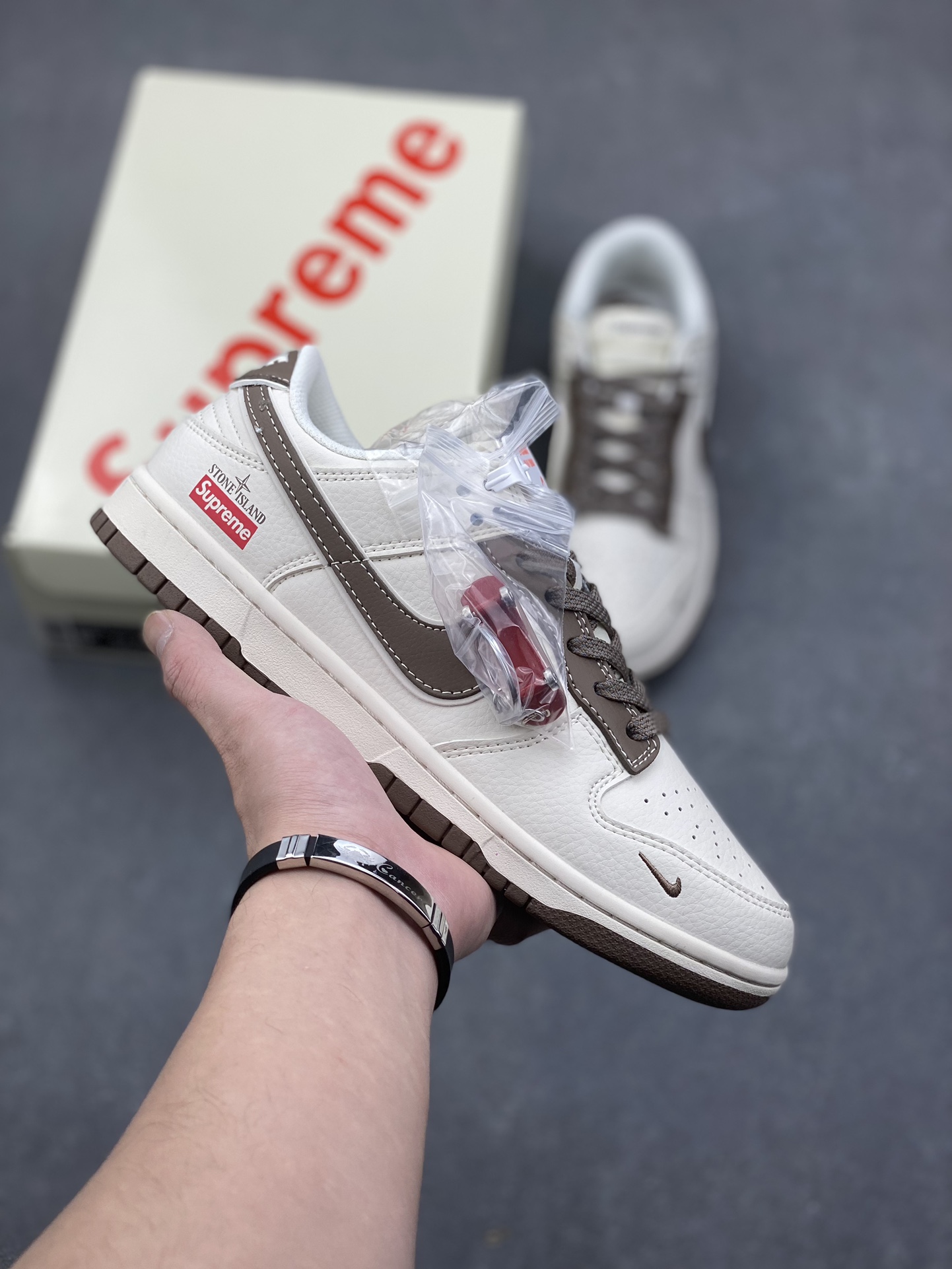 Nike SB Dunk Low Supreme x Stone Island Brown: Premium Quality Sneakers 2 i1733612975 3540 1