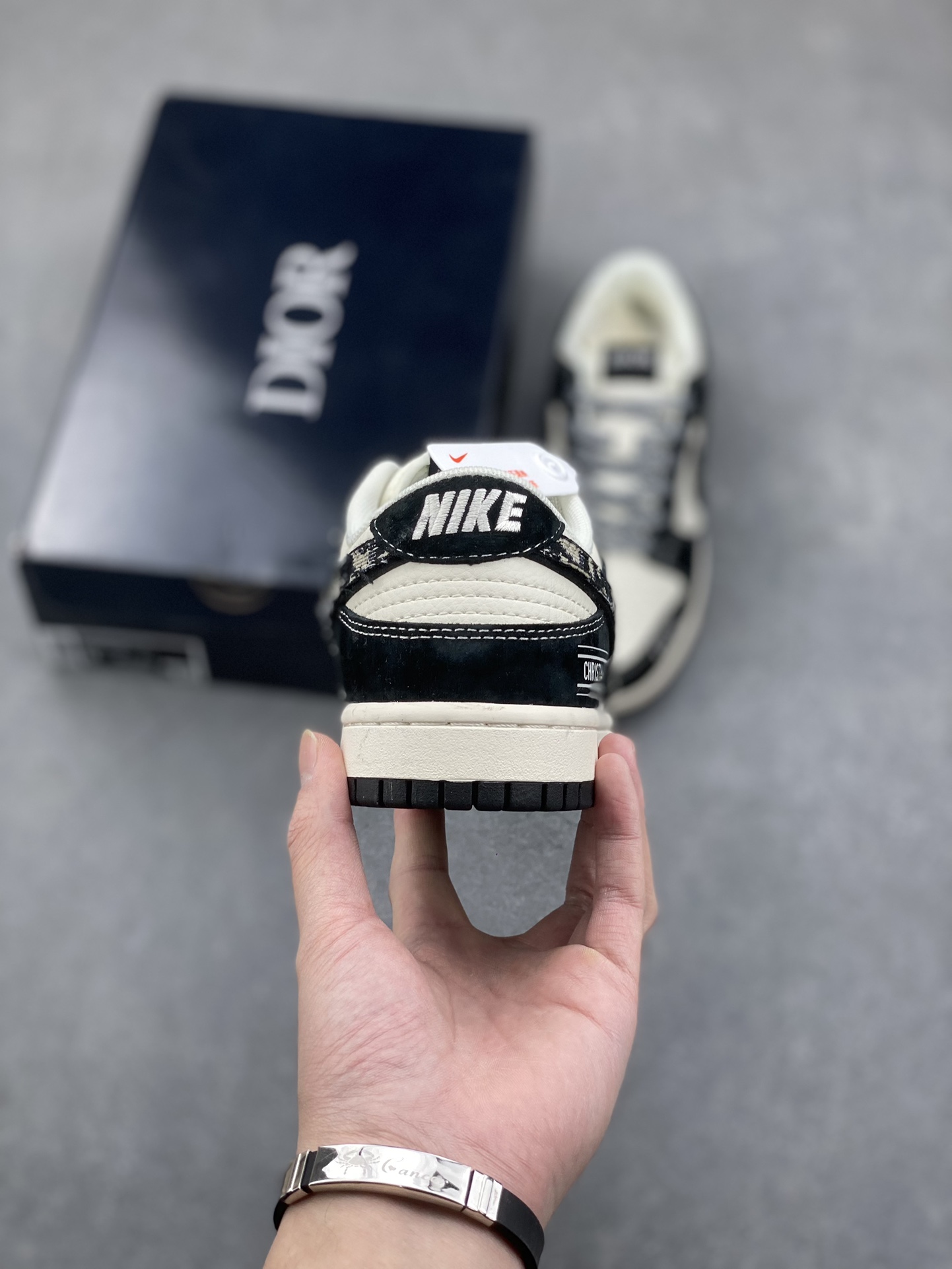 Nike SB Dunk Low x Dior Collaboration Sneakers - Premium Quality, Stylish Design 5 i1733938465 4498 8