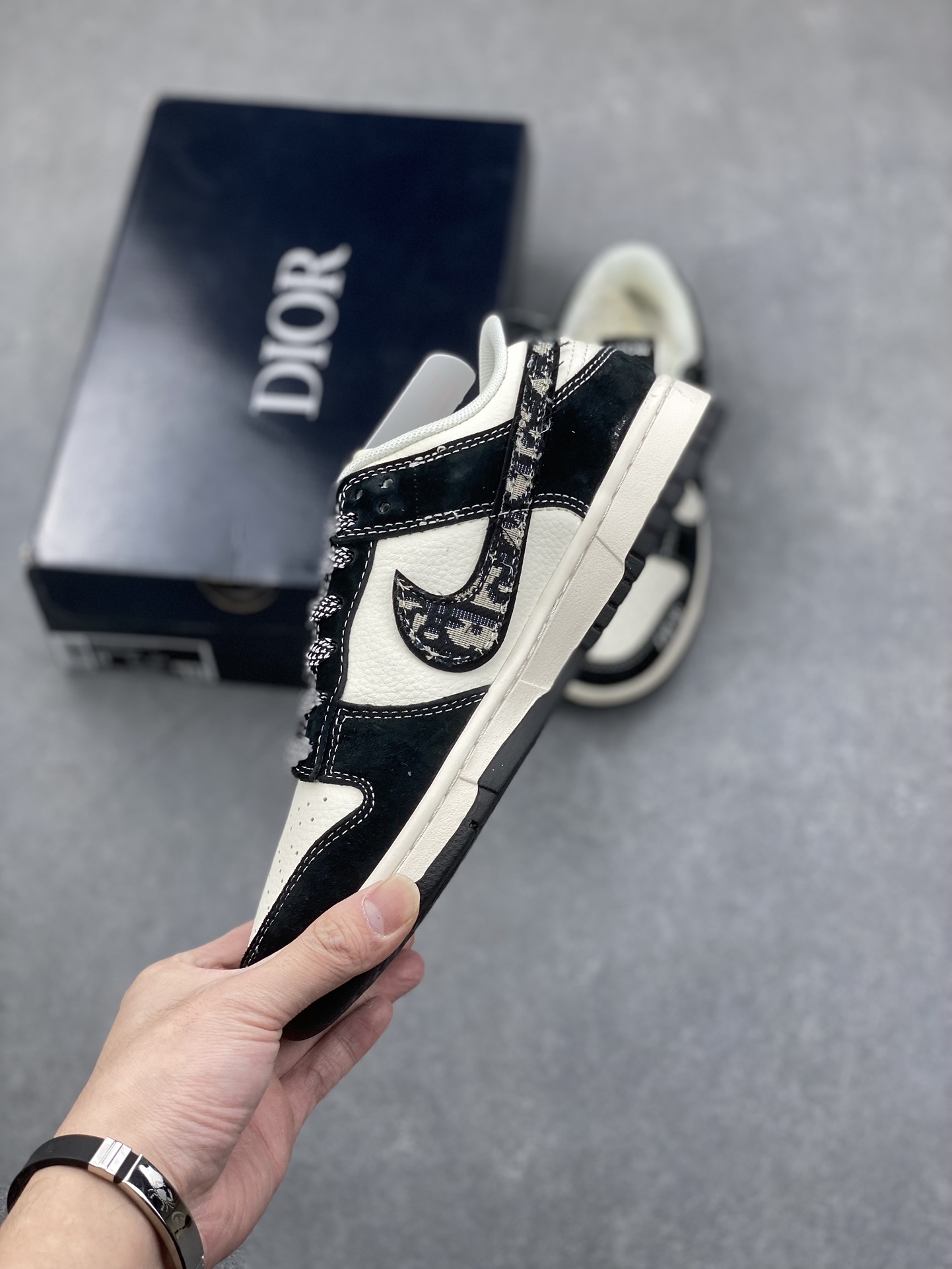 Nike SB Dunk Low x Dior Collaboration Sneakers - Premium Quality, Stylish Design 4 i1733938465 7934 3
