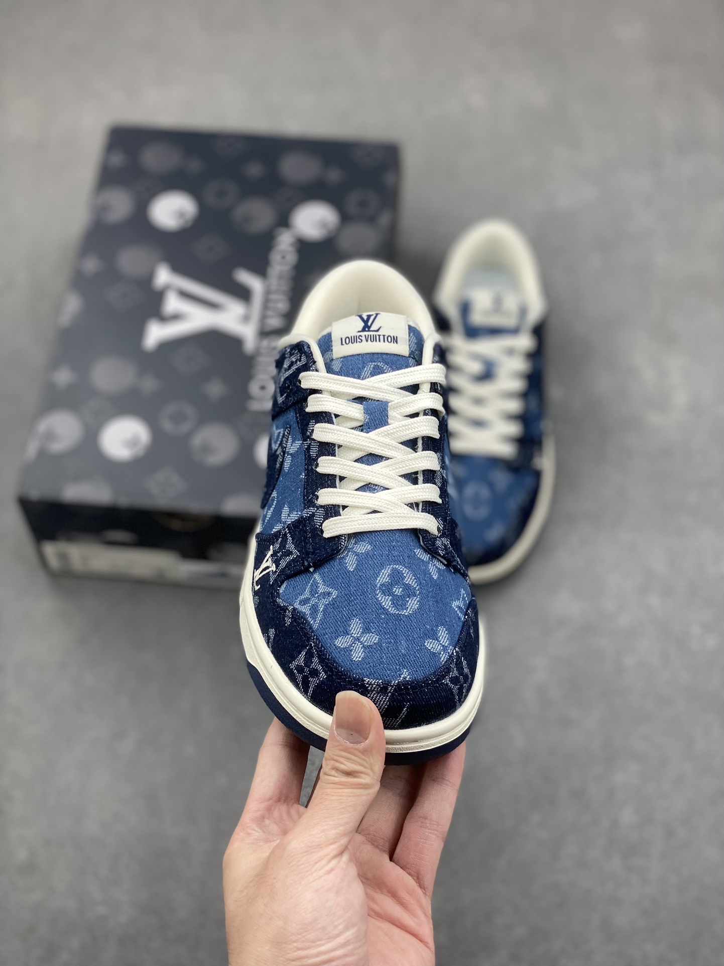 Louis Vuitton x NK SB Dunk Low Blue Denim Casual Sneakers 3 i1733938790 7319 6