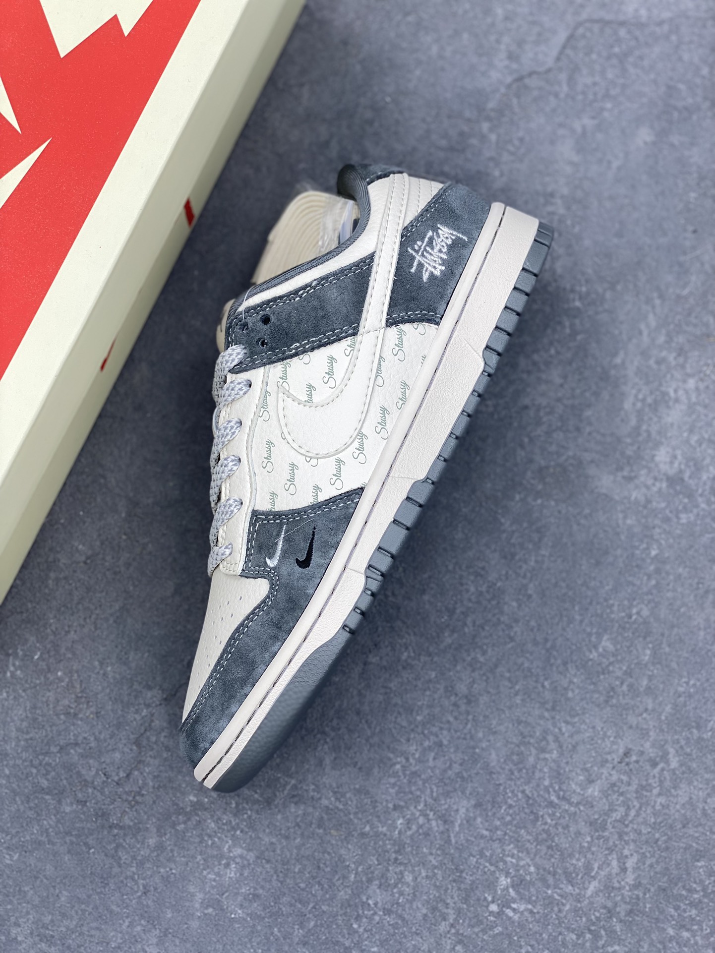 Nike Dunk Low Retro 'DIY' Custom Sneakers - Premium Comfort & Style 7 i1734109731 7580 4