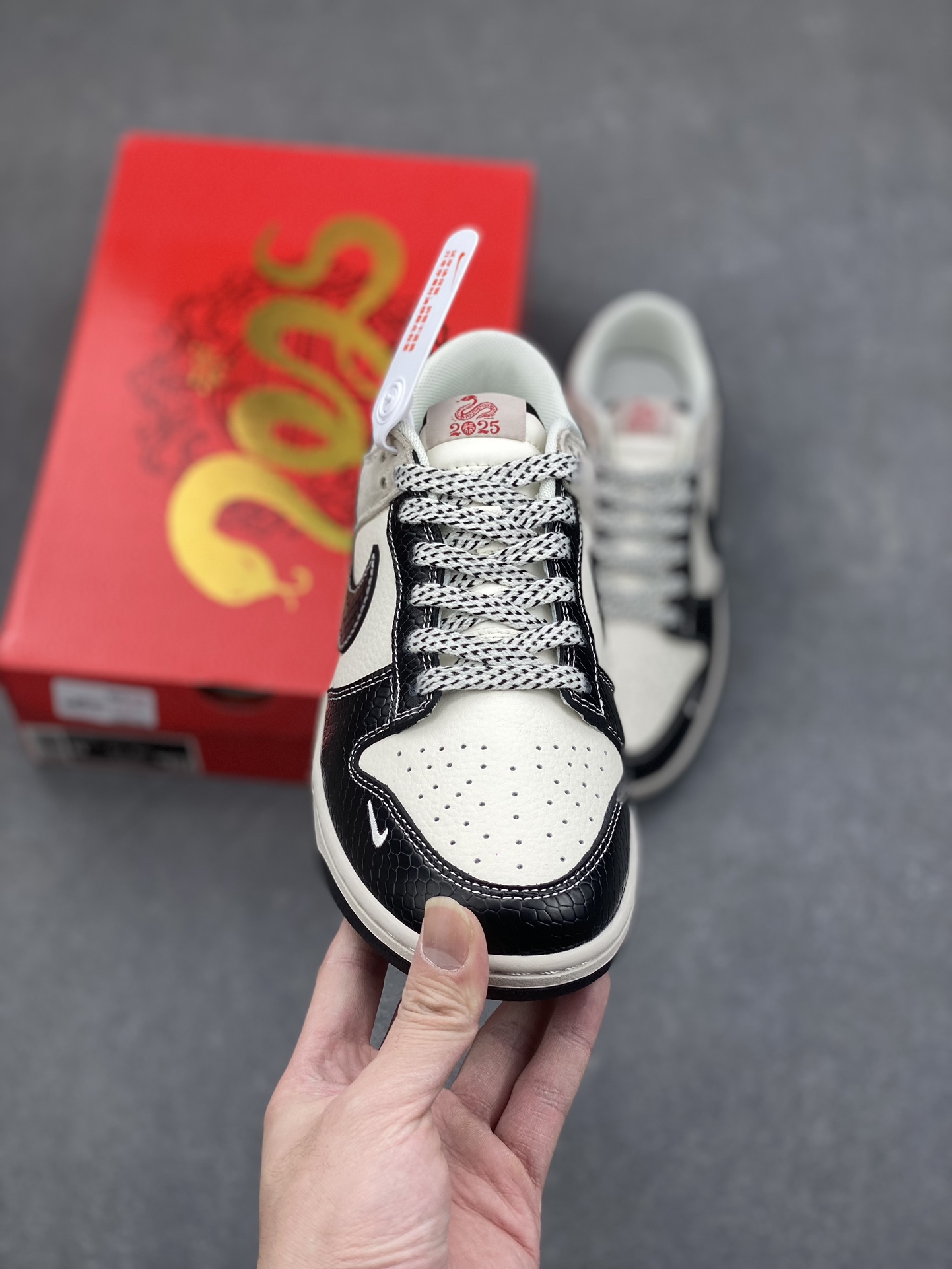 Nike SB Dunk Low Year of the Snake Limited Edition Skateboarding Shoes 3 i1734110232 4123 7